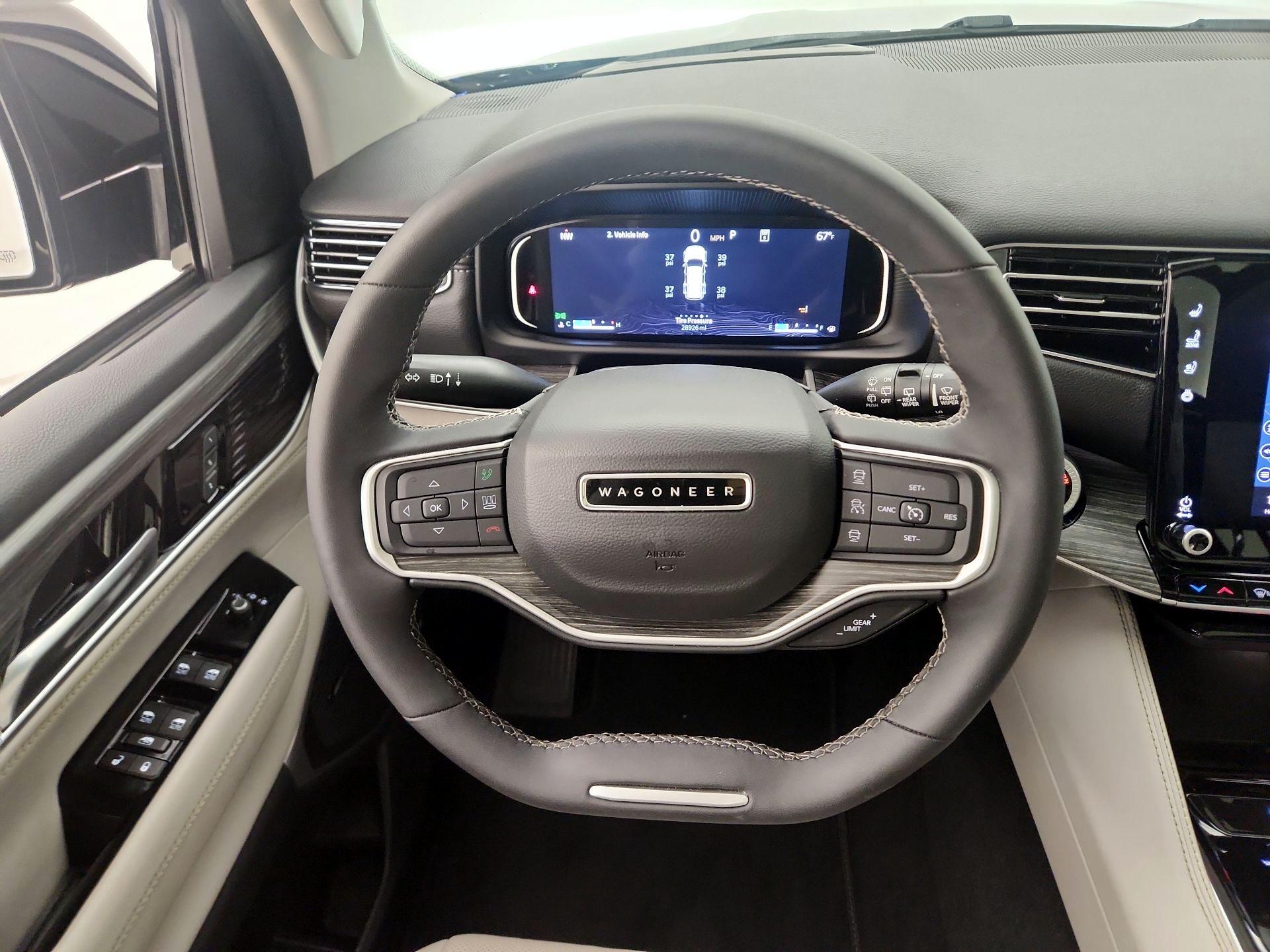 Thumbnail: 2023 Jeep Wagoneer - 10