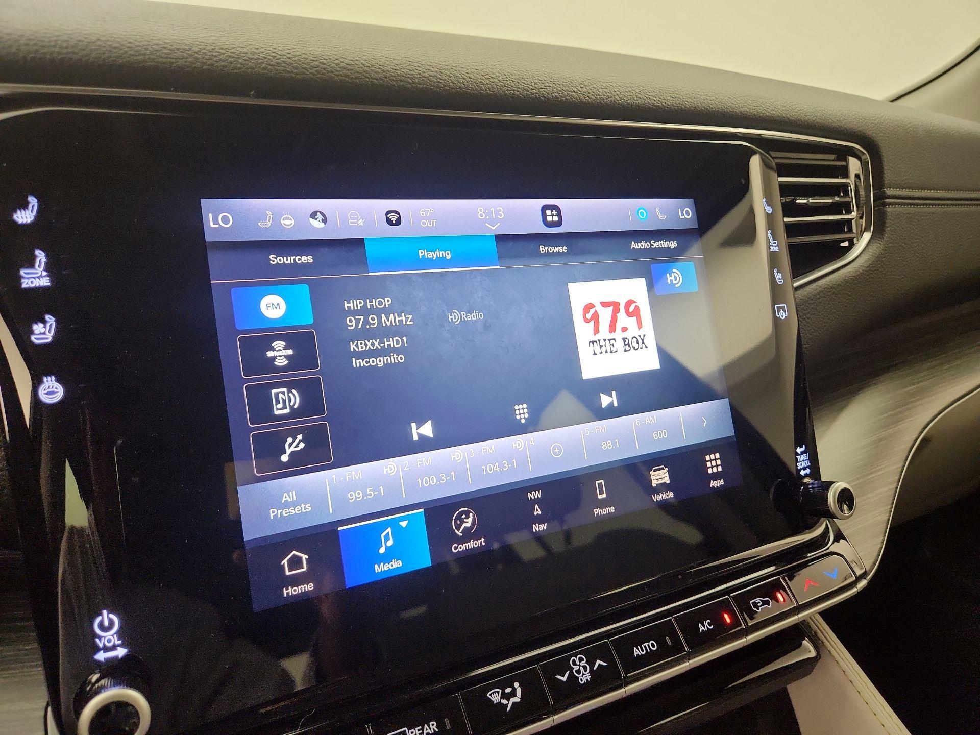 Thumbnail: 2023 Jeep Wagoneer - 16