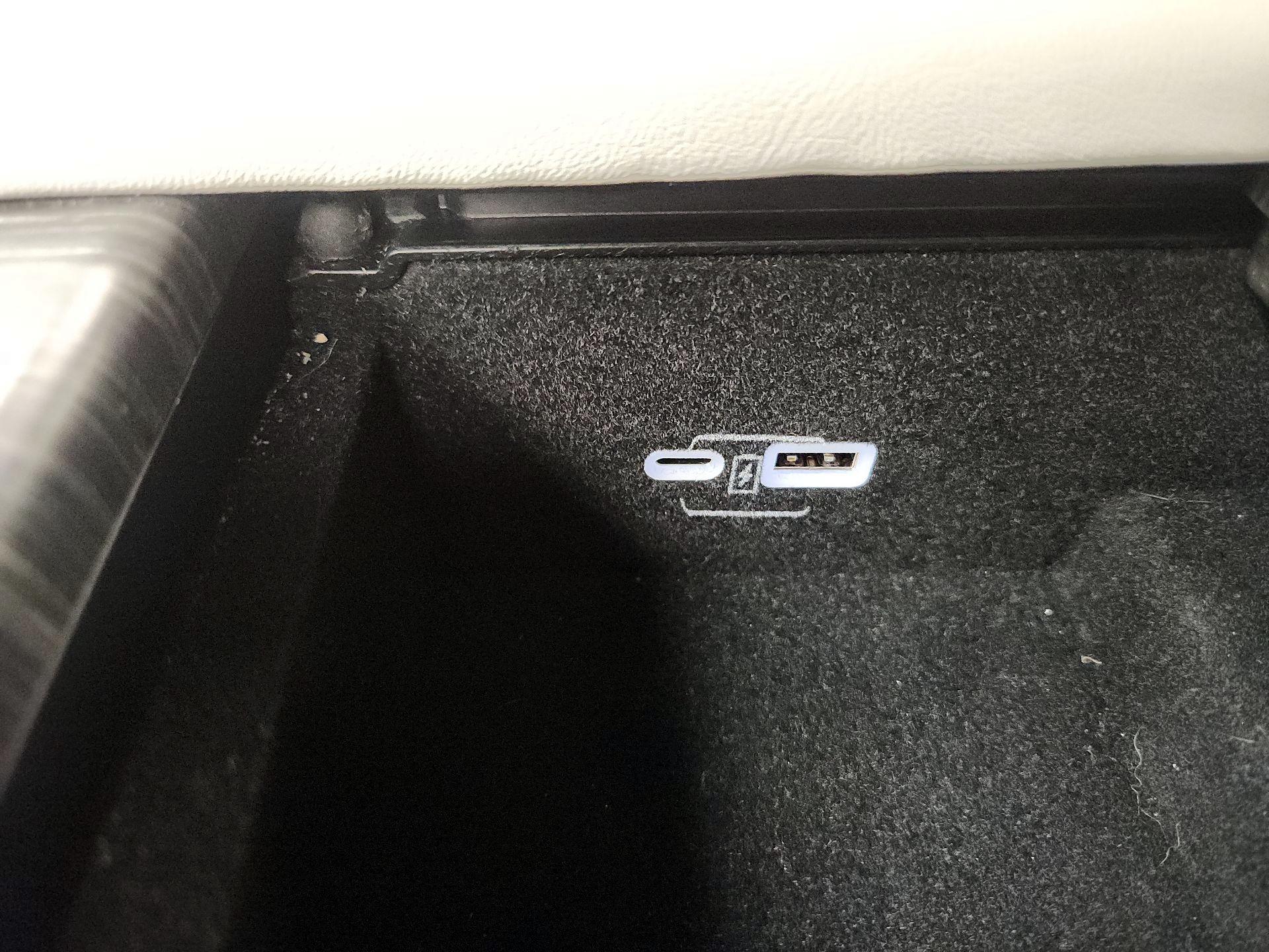 Thumbnail: 2023 Jeep Wagoneer - 19