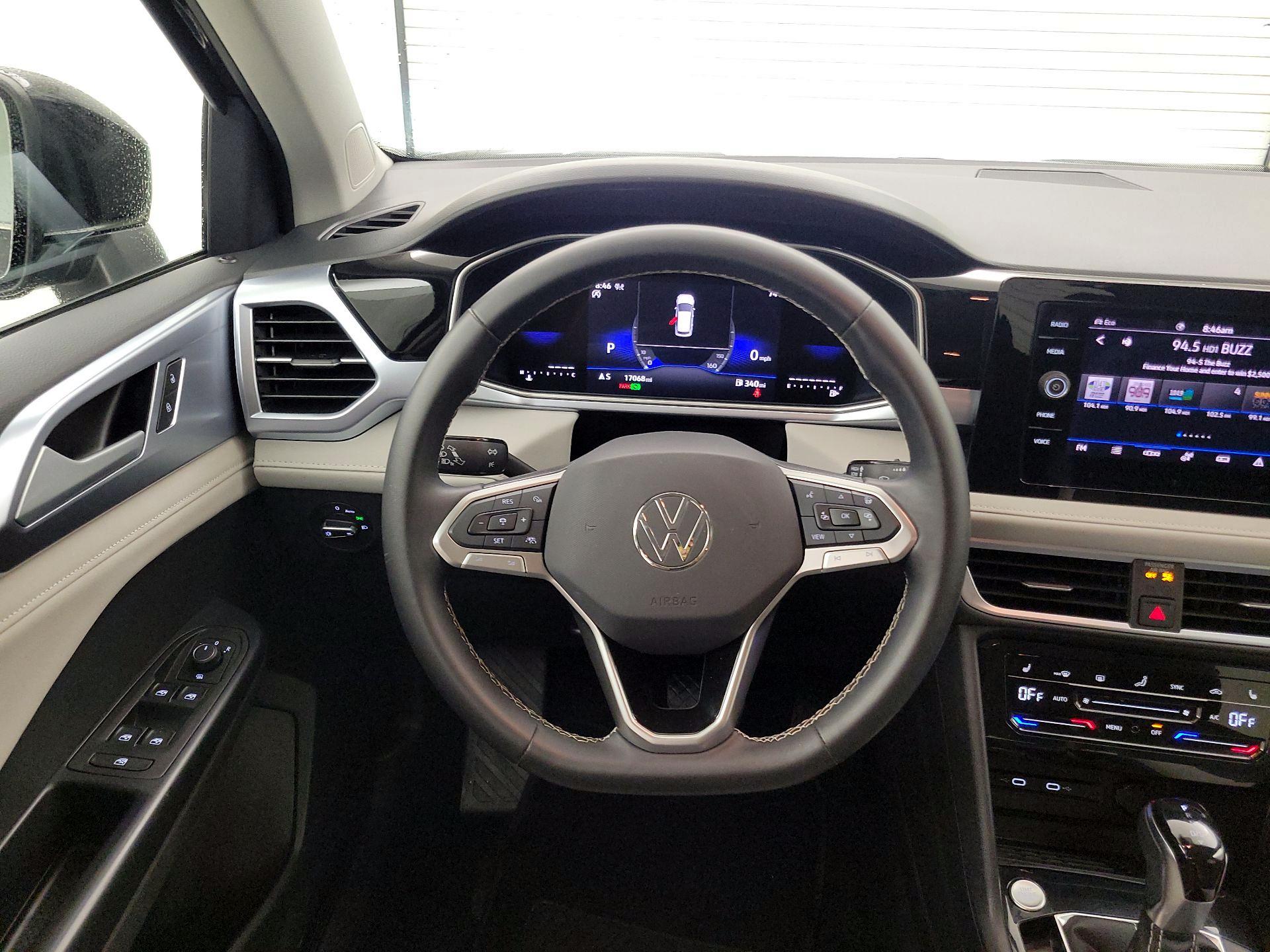 Thumbnail: 2025 Volkswagen Taos - 10