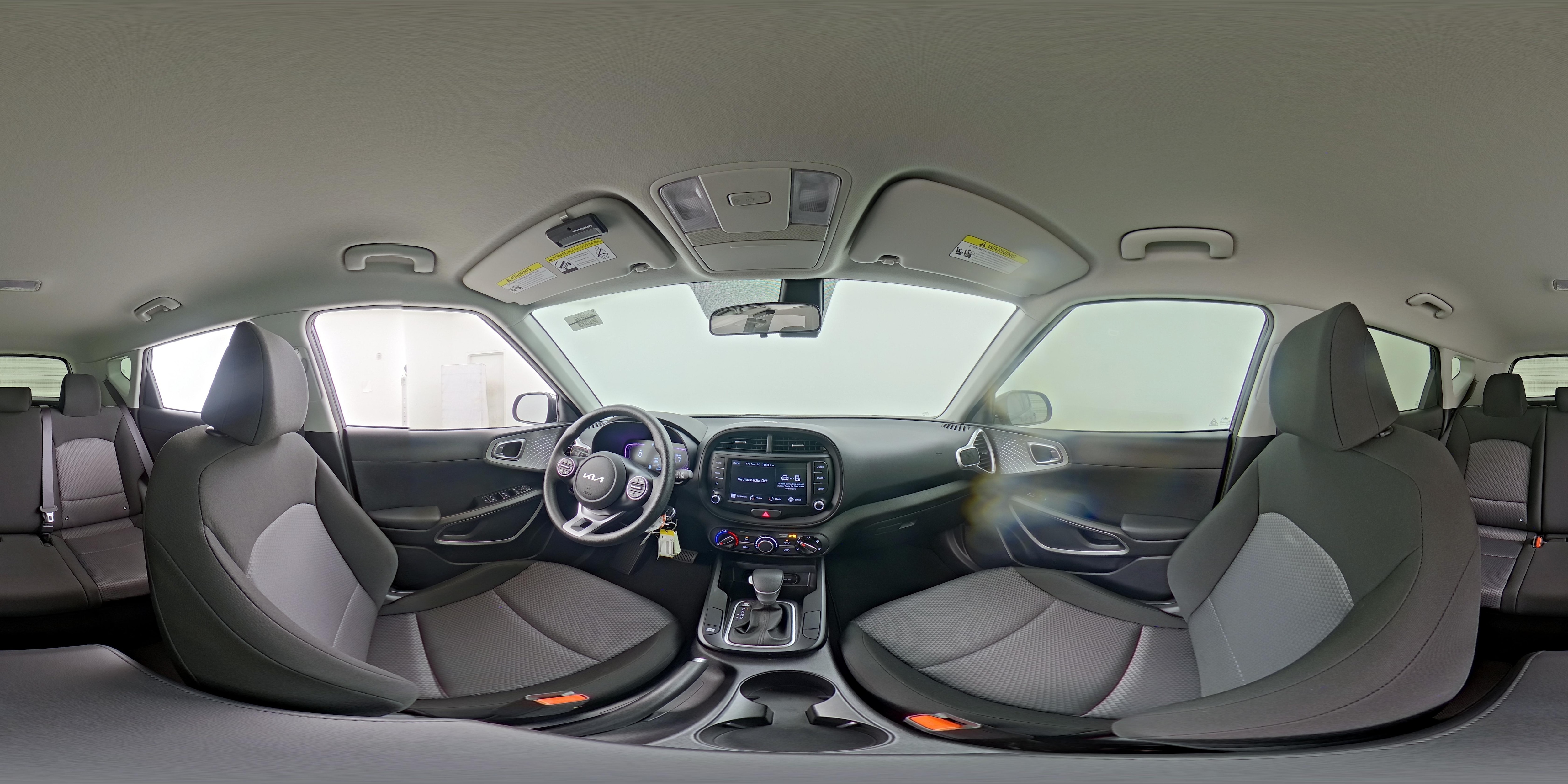 2024 Kia Soul LX - Photo 25