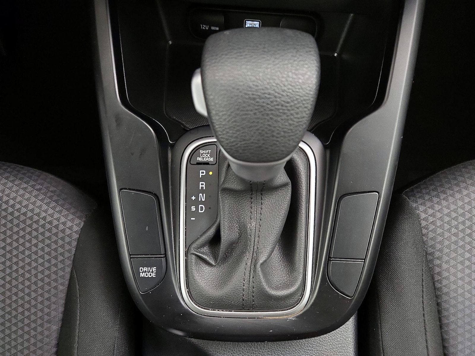 2024 Kia Soul LX - Photo 18