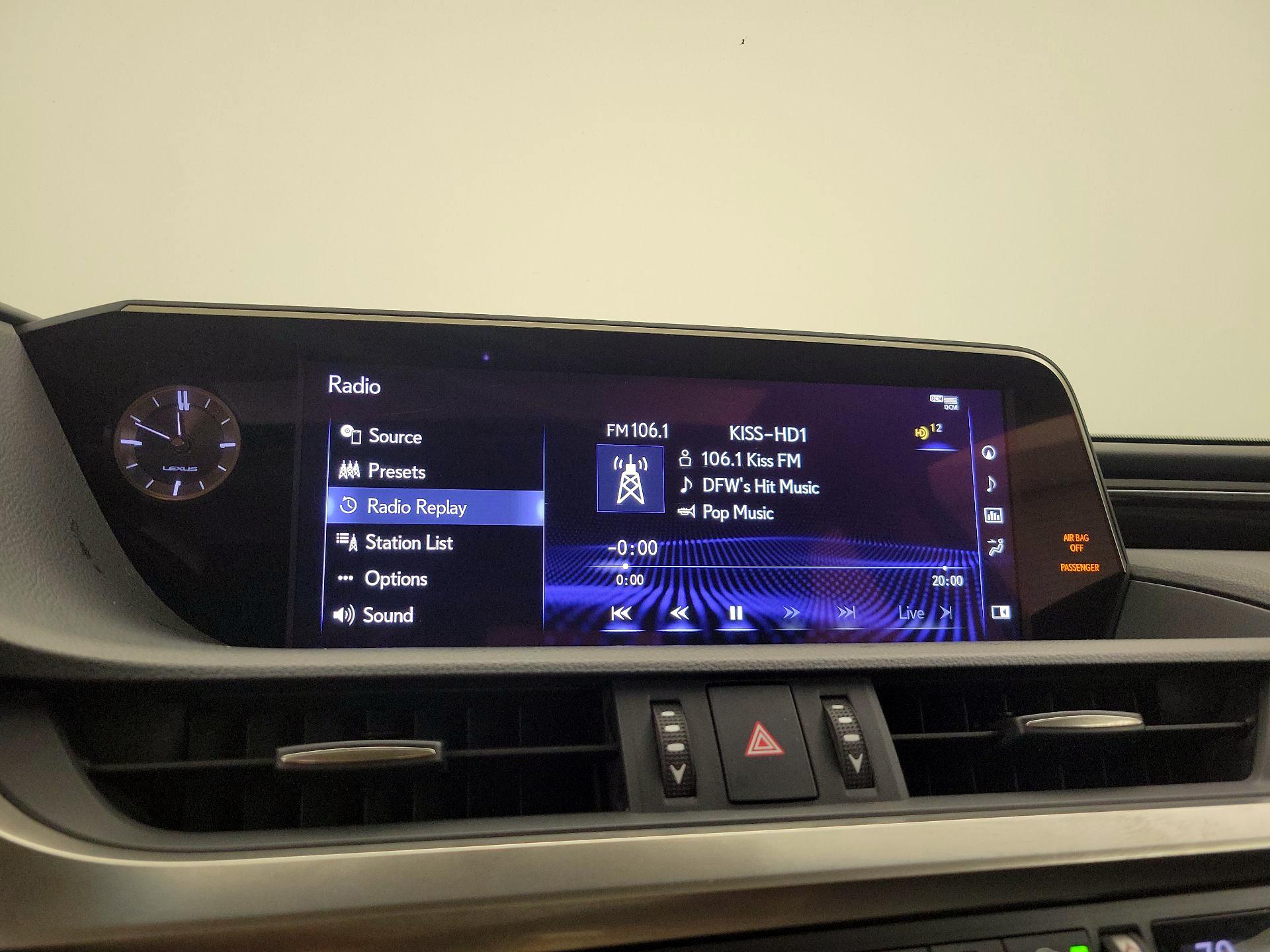 Thumbnail: 2021 Lexus ES - 15