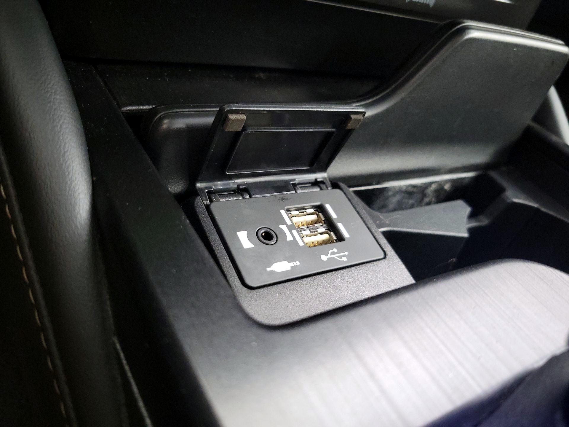 Thumbnail: 2021 Lexus ES - 18