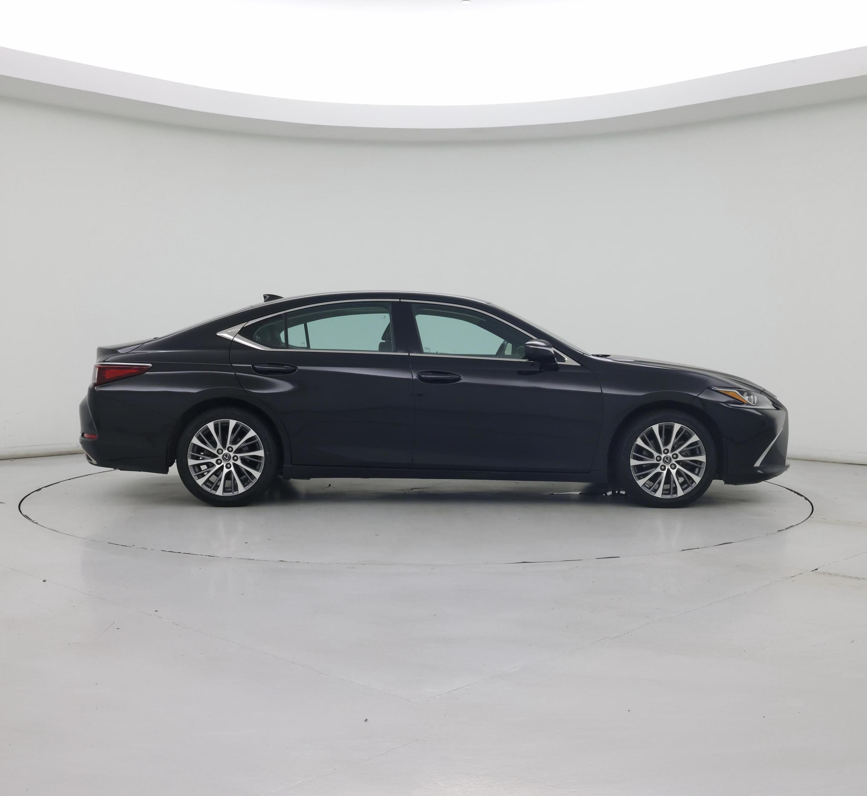 Thumbnail: 2021 Lexus ES - 7