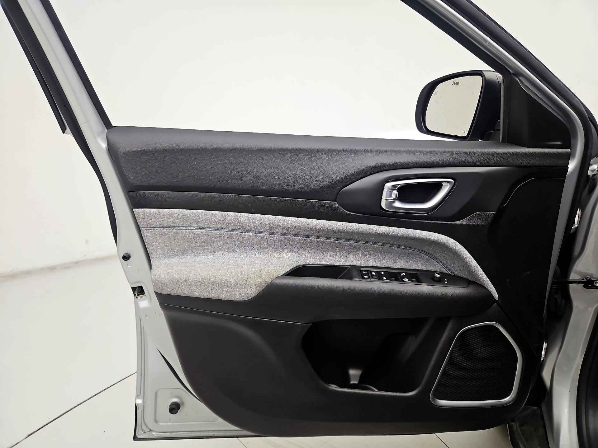 Thumbnail: 2025 Jeep Compass - 12