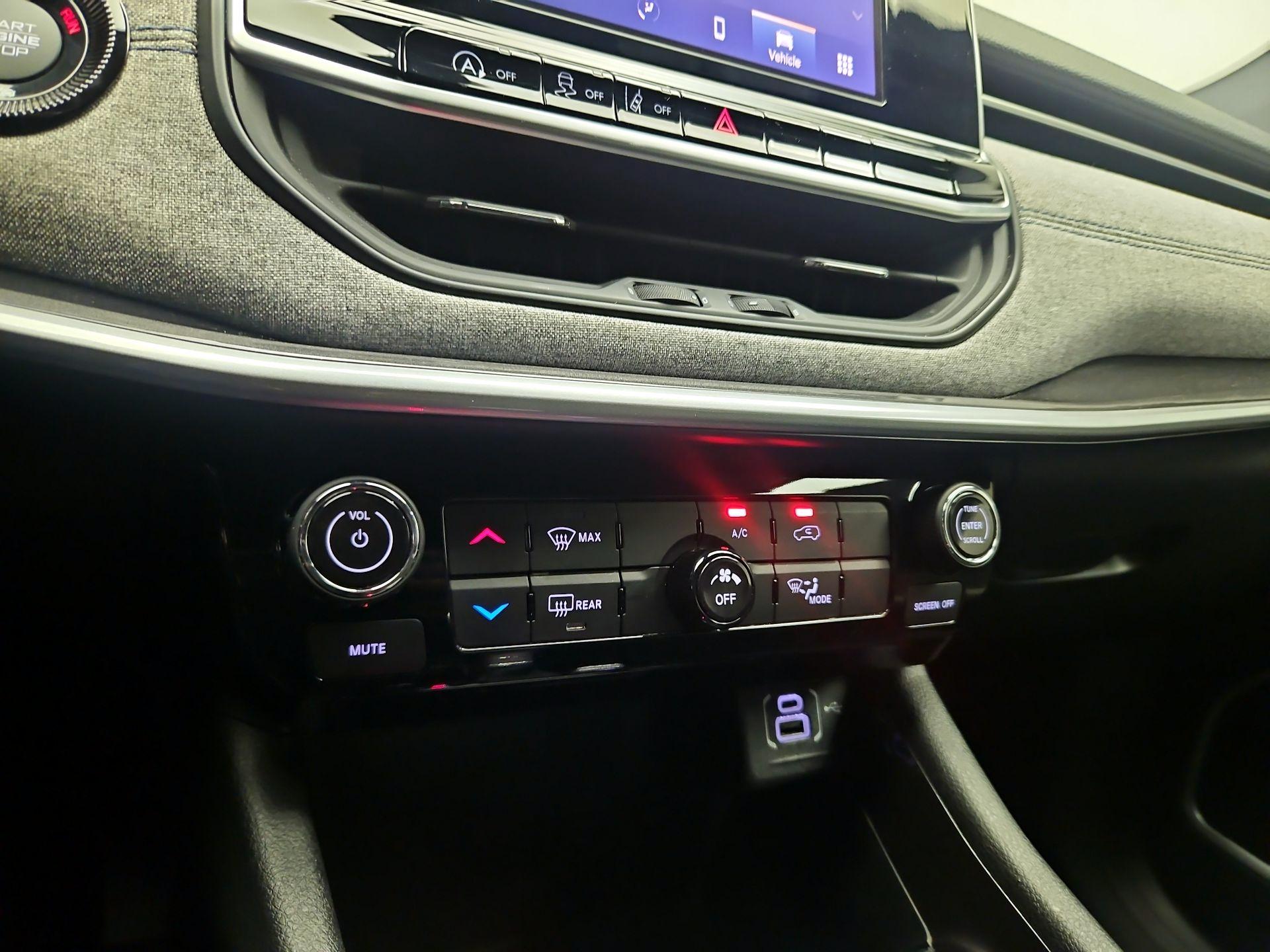 Thumbnail: 2025 Jeep Compass - 15