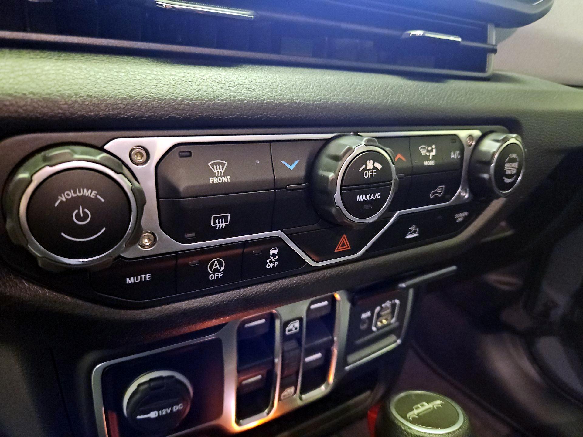 Thumbnail: 2025 Jeep Gladiator - 16