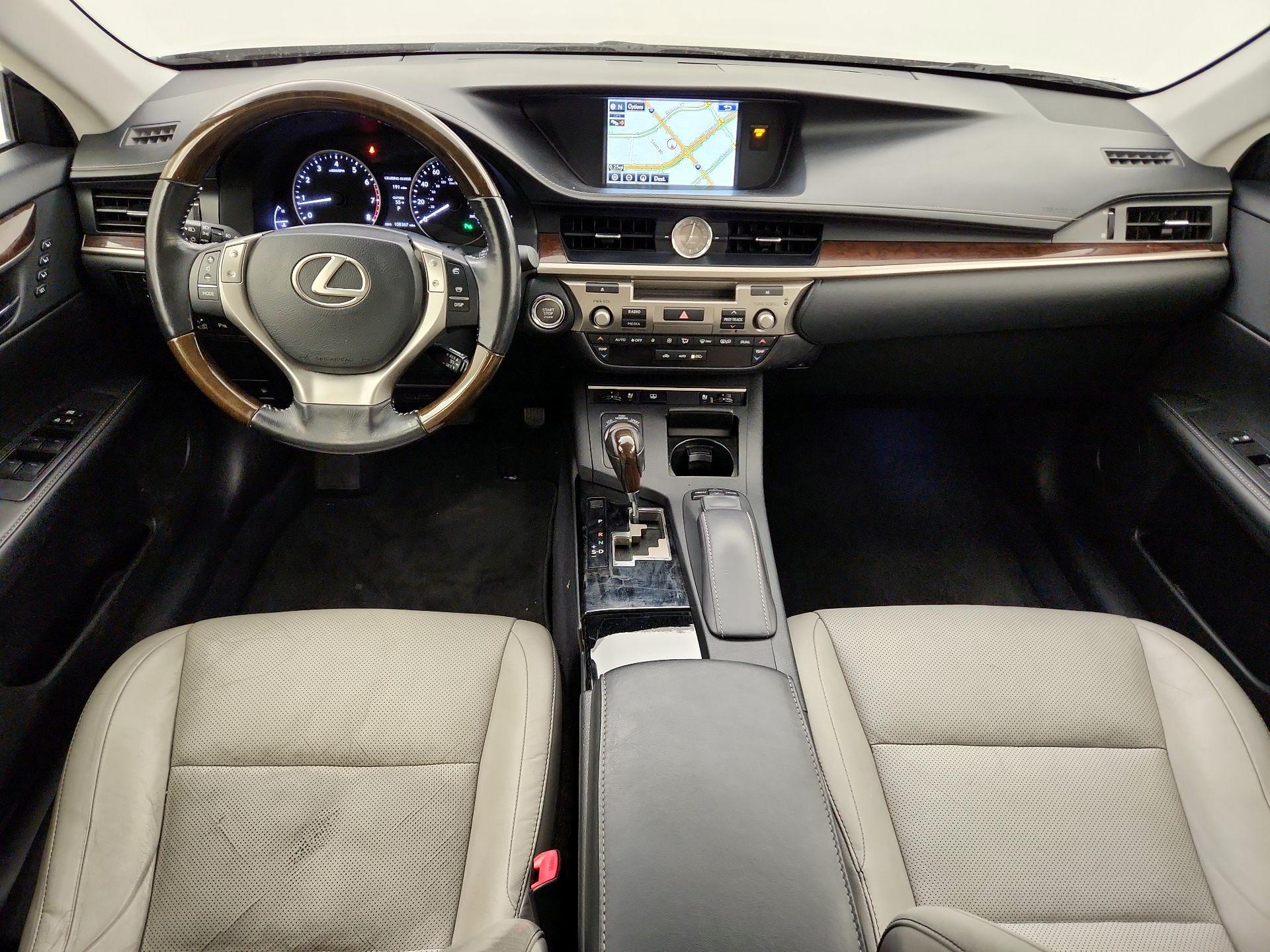 Thumbnail: 2015 Lexus ES - 9