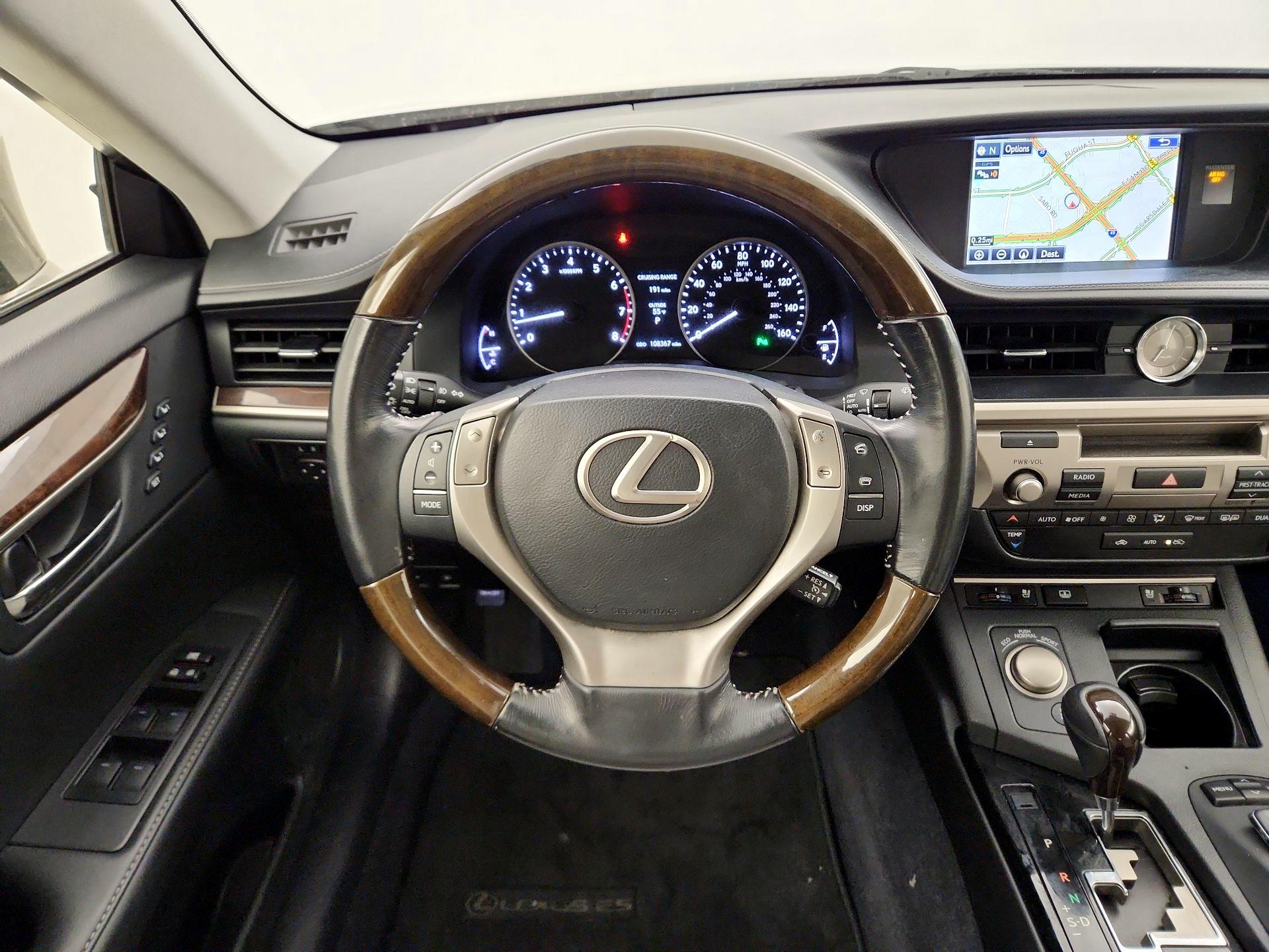 Thumbnail: 2015 Lexus ES - 10