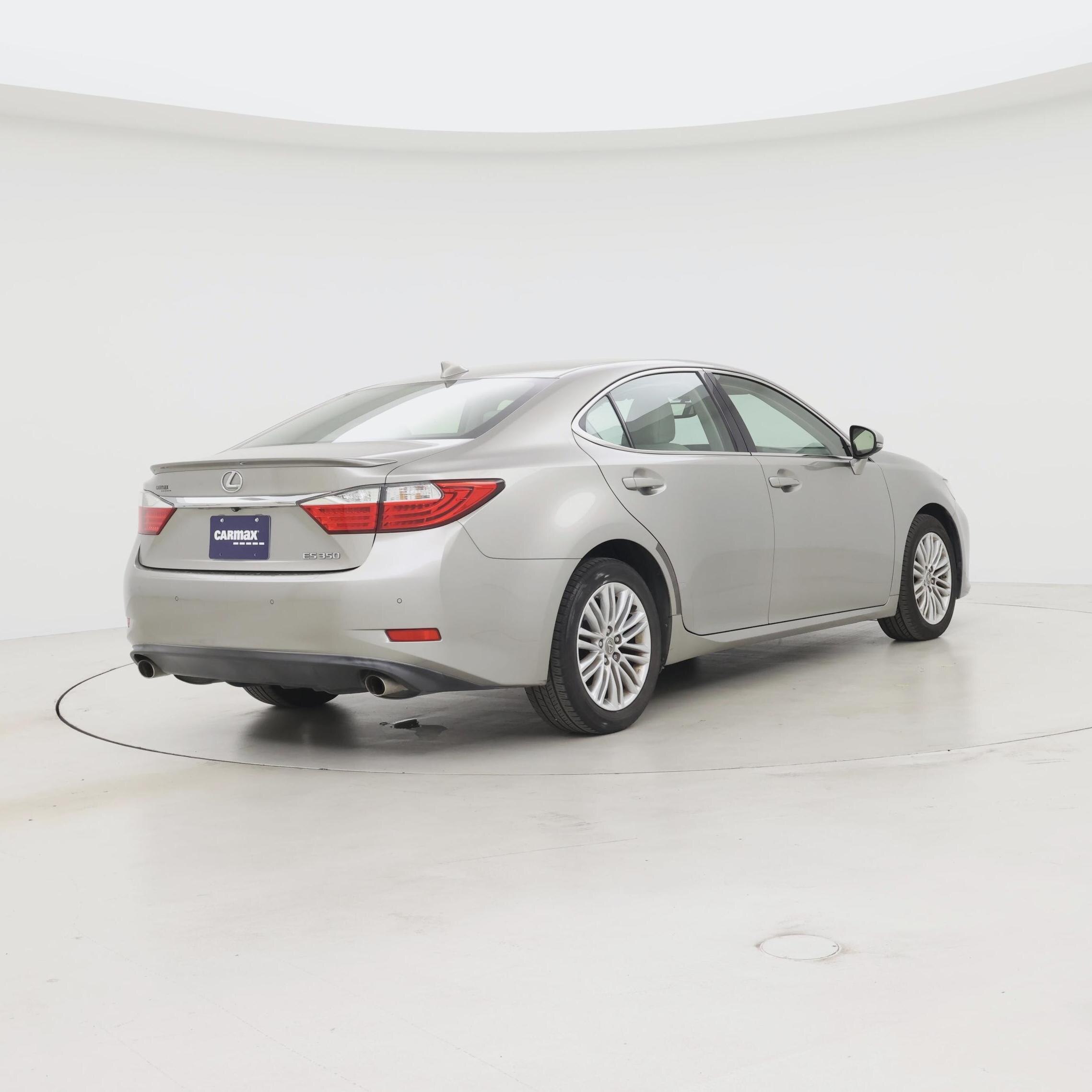 Thumbnail: 2015 Lexus ES - 8