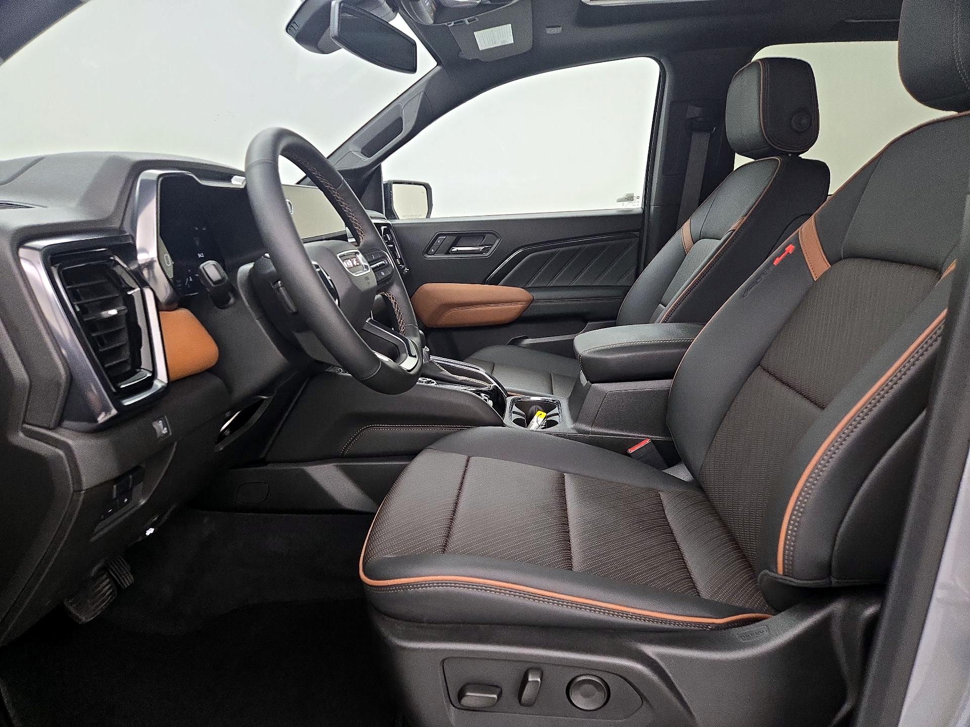 Thumbnail: 2025 GMC Canyon - 11