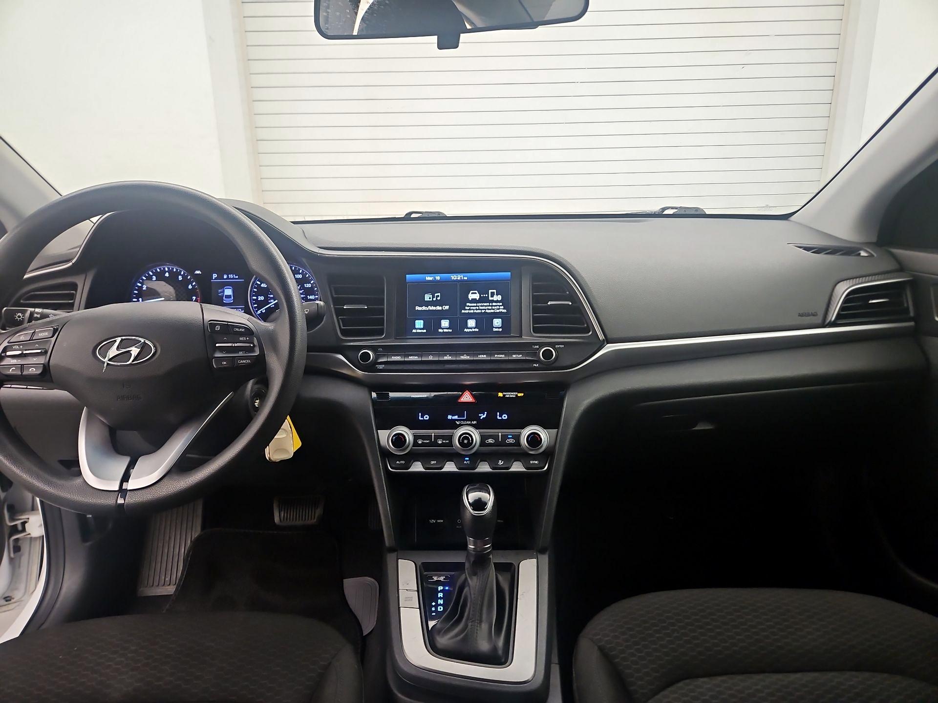 Thumbnail: 2020 Hyundai Elantra - 9