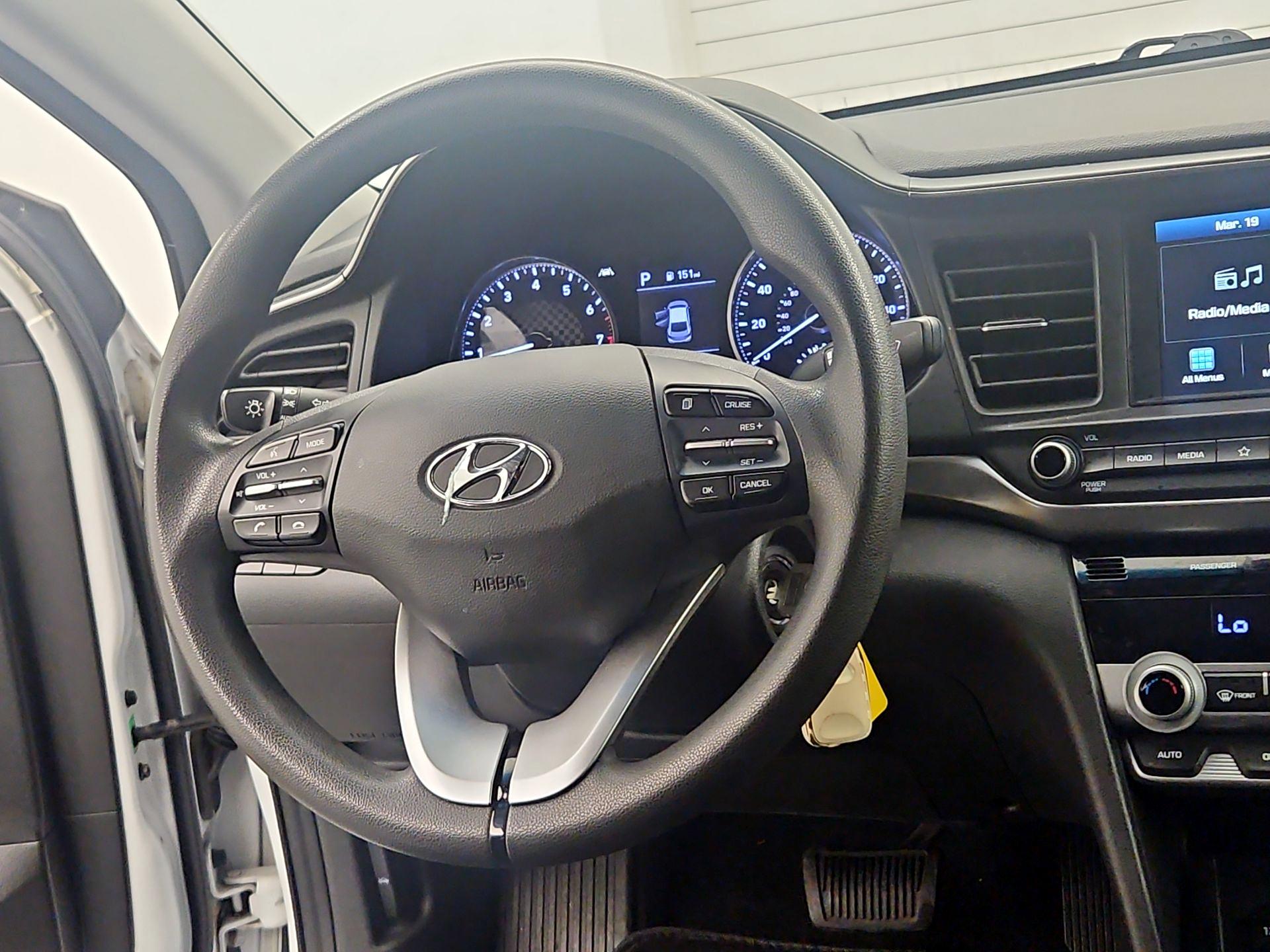 Thumbnail: 2020 Hyundai Elantra - 10