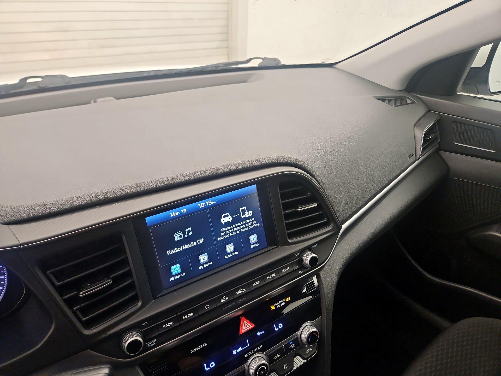 Thumbnail: 2020 Hyundai Elantra - 13