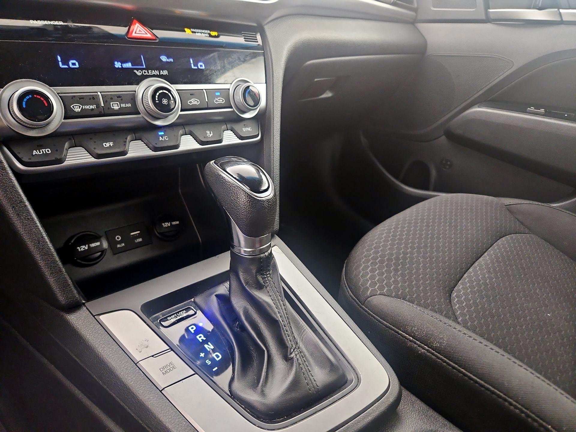 Thumbnail: 2020 Hyundai Elantra - 15