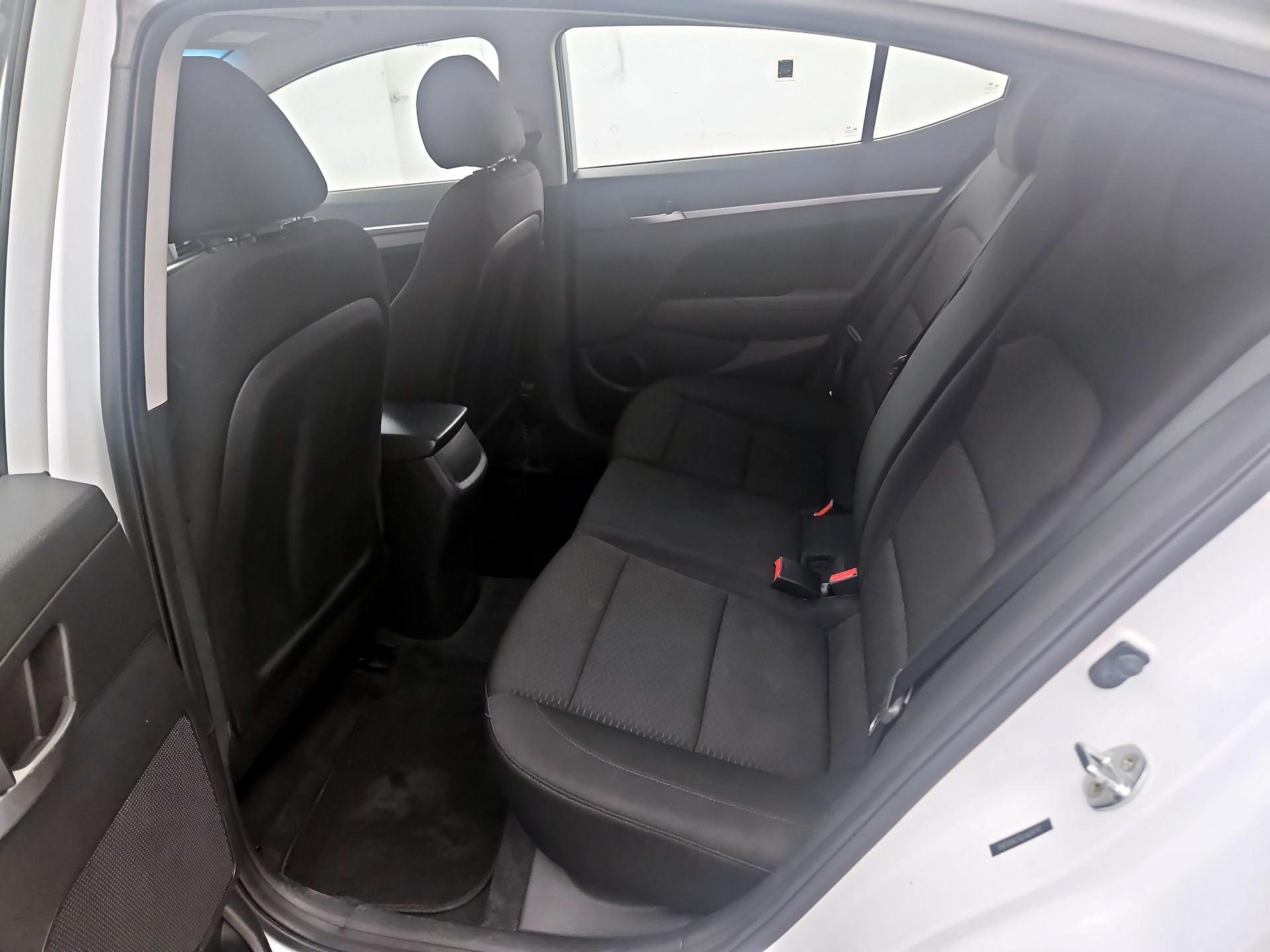 Thumbnail: 2020 Hyundai Elantra - 16