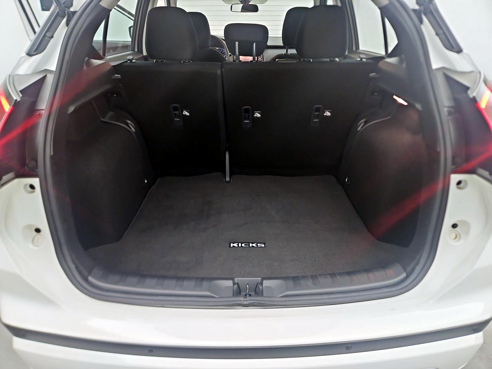 Thumbnail: 2025 Nissan Kicks - 17