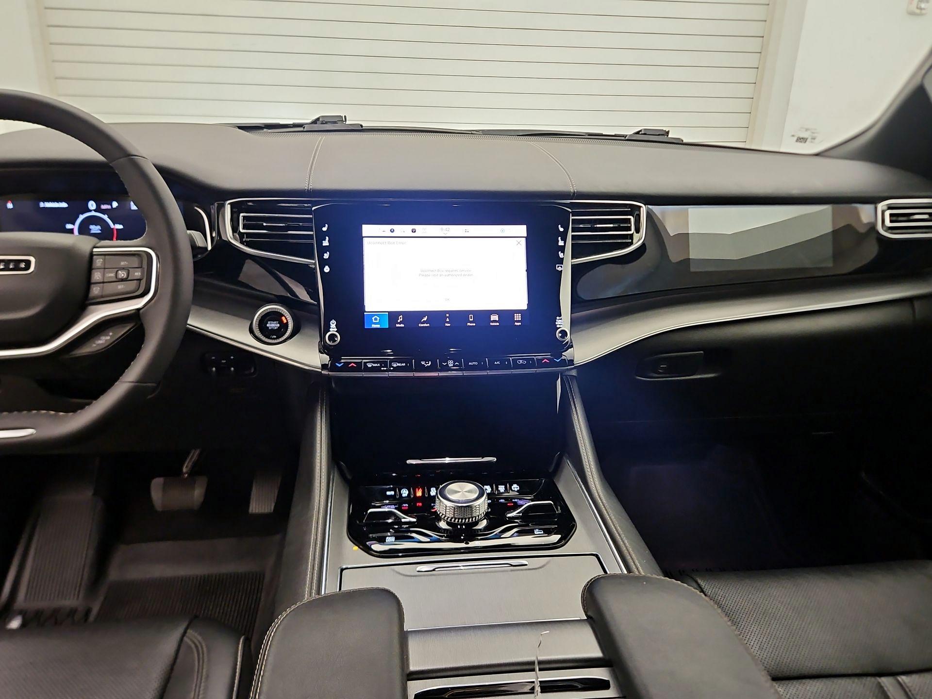 Thumbnail: 2024 Jeep Wagoneer - 9