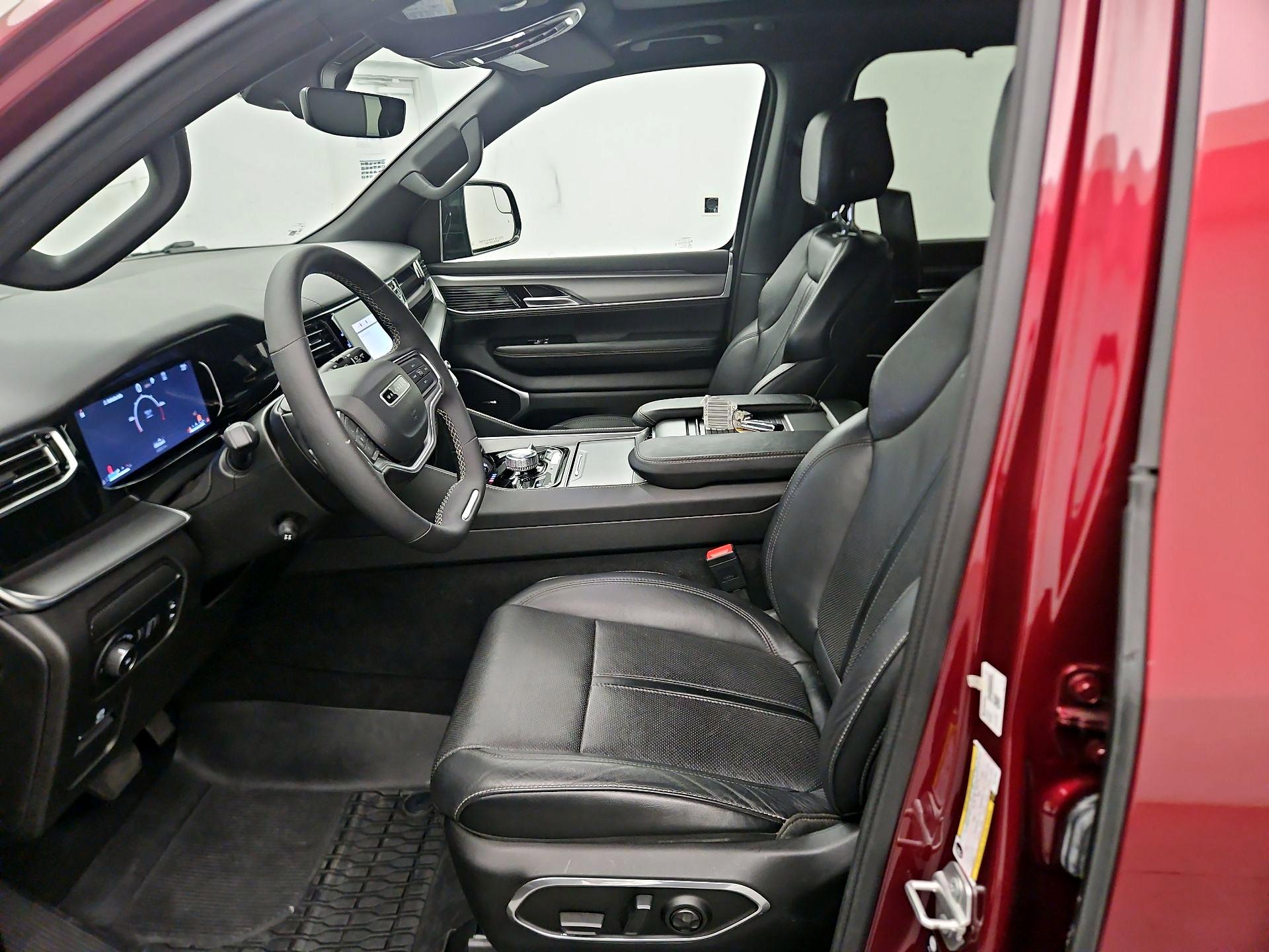 Thumbnail: 2024 Jeep Wagoneer - 11