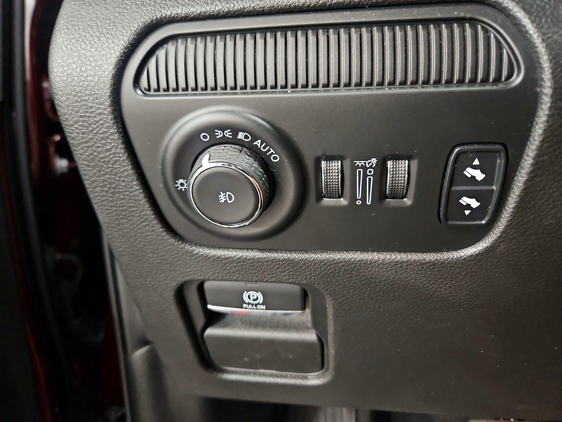 Thumbnail: 2024 Jeep Wagoneer - 13