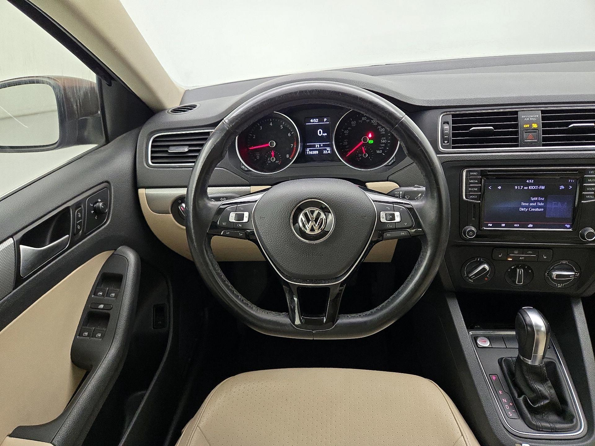 Thumbnail: 2017 Volkswagen Jetta - 10