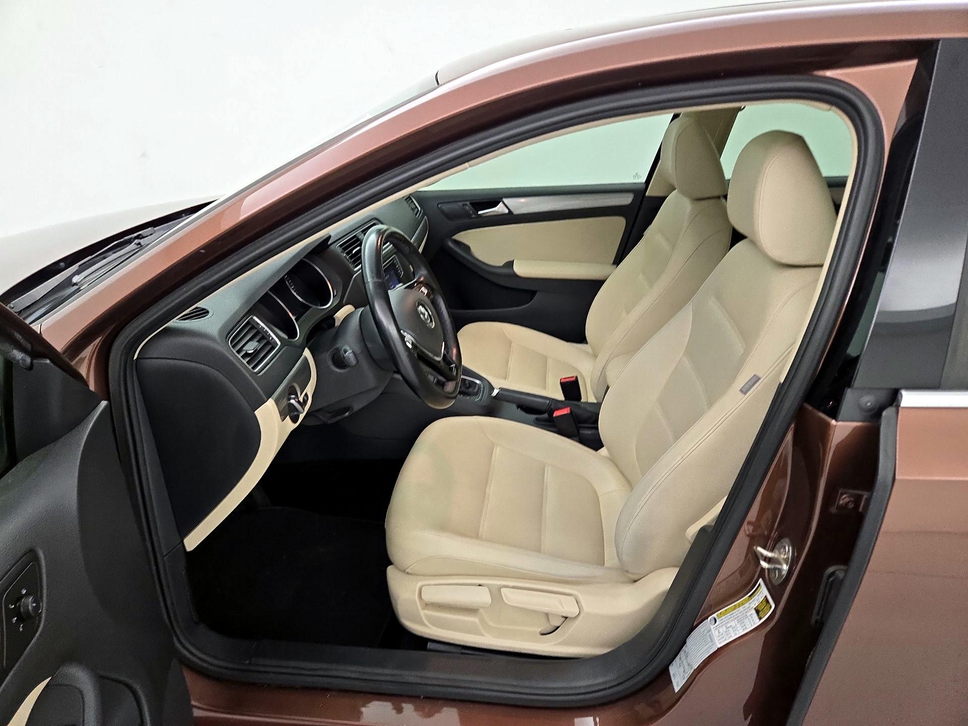 Thumbnail: 2017 Volkswagen Jetta - 11