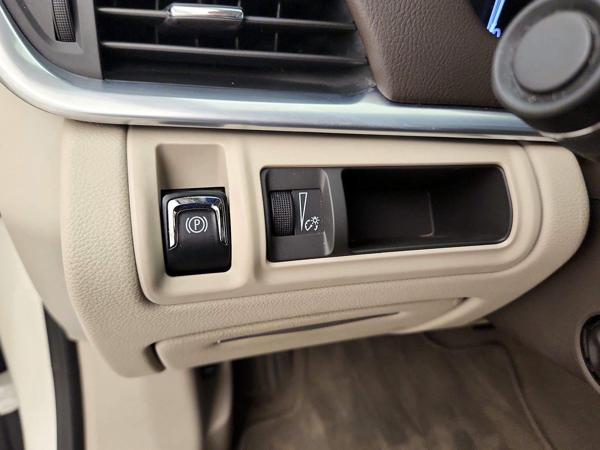 Thumbnail: 2015 Cadillac XTS - 13
