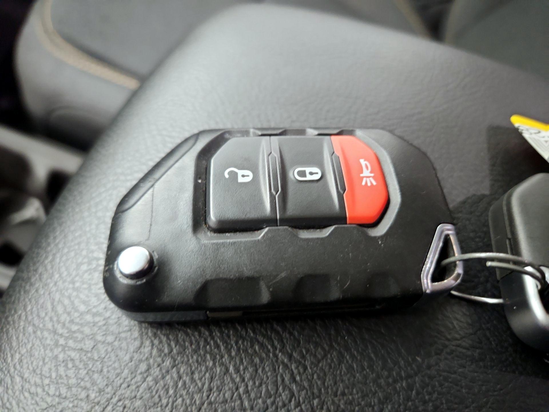 Thumbnail: 2025 Jeep Gladiator - 18