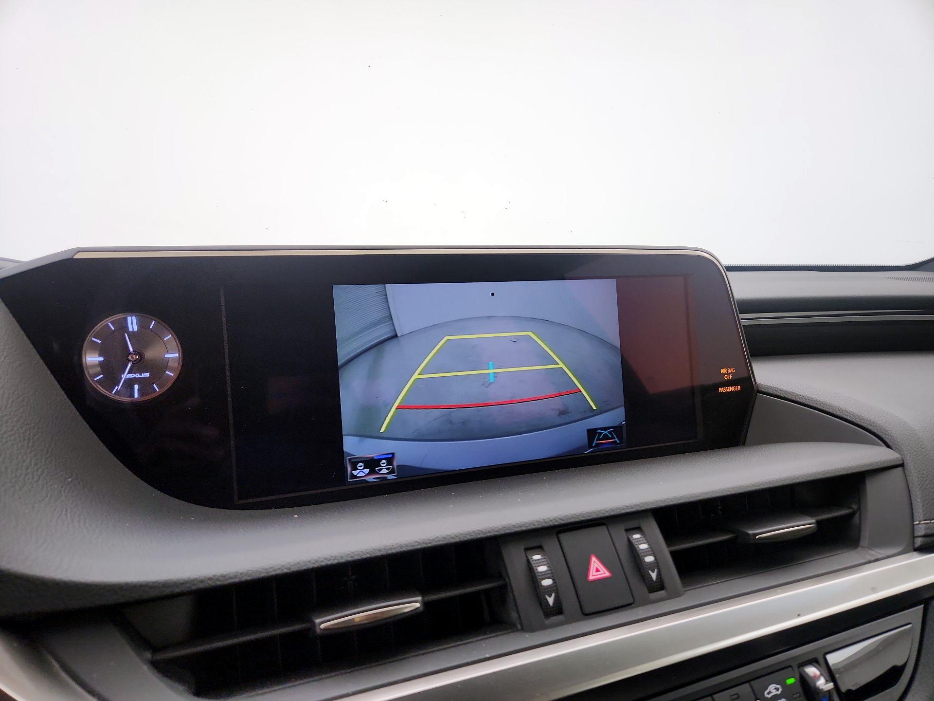 Thumbnail: 2019 Lexus ES - 14