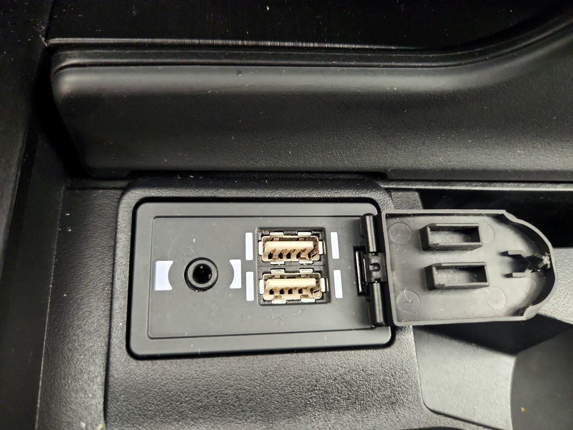 Thumbnail: 2019 Lexus ES - 18