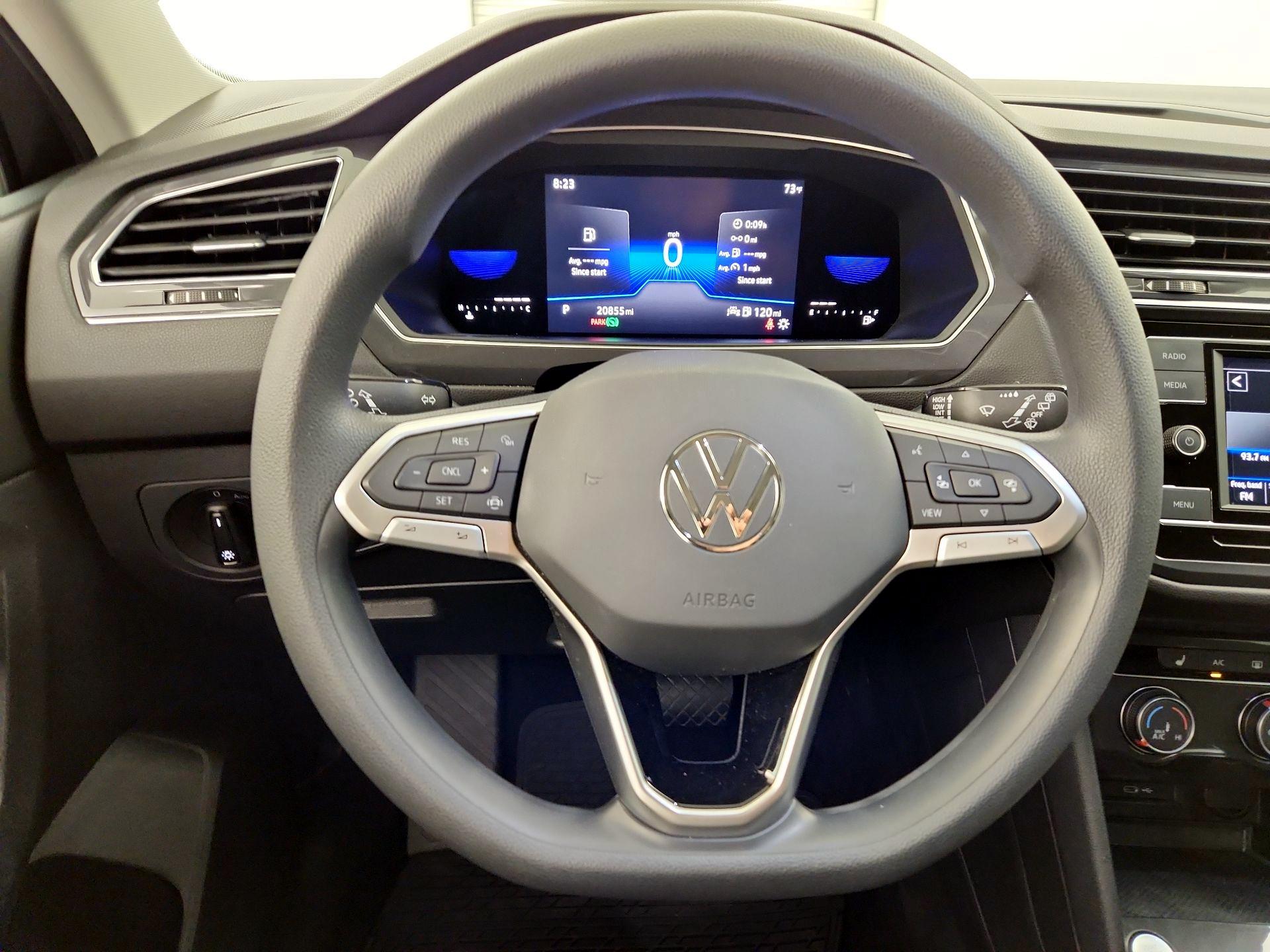 Thumbnail: 2023 Volkswagen Tiguan - 10