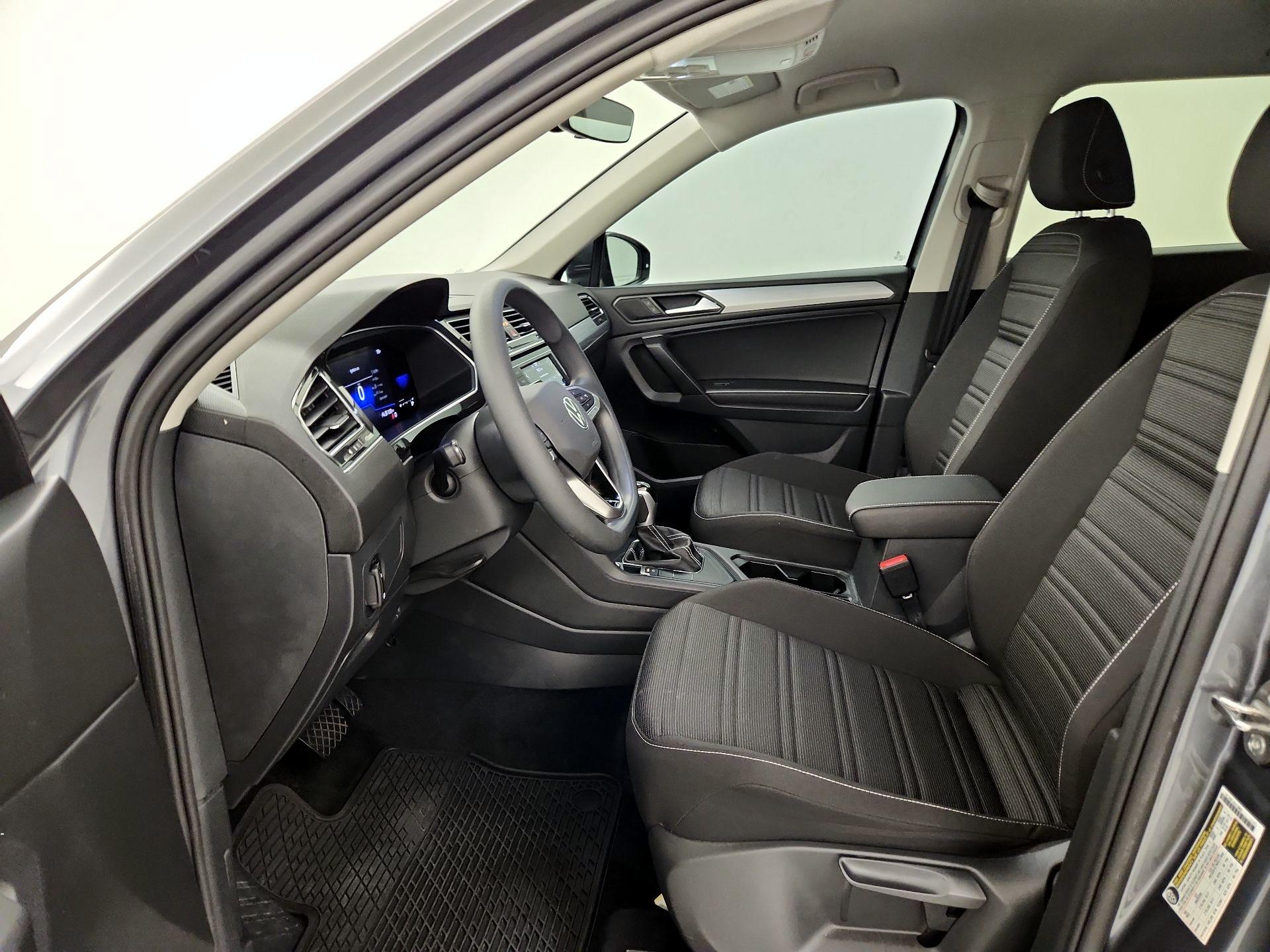 Thumbnail: 2023 Volkswagen Tiguan - 11