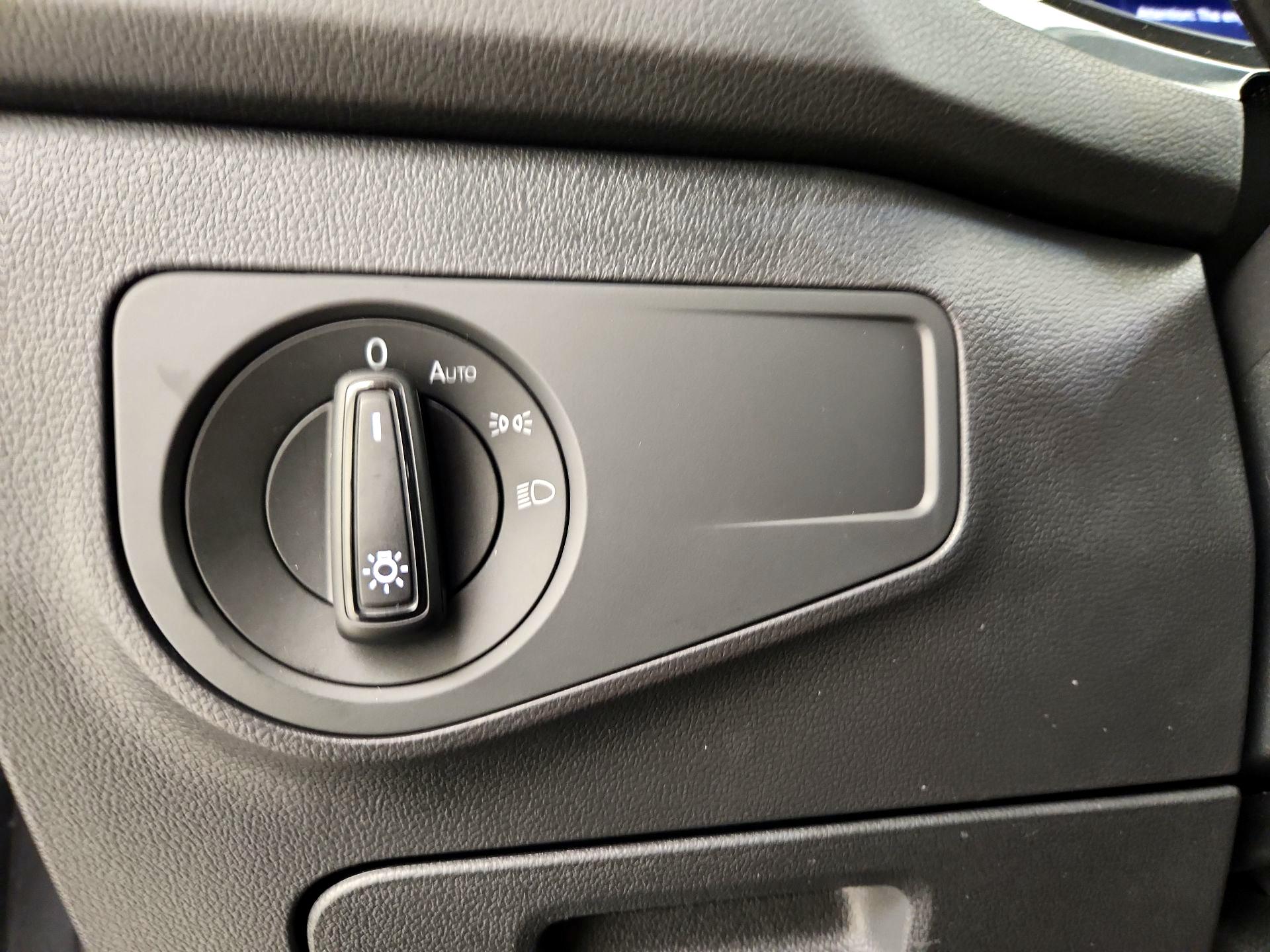 Thumbnail: 2023 Volkswagen Tiguan - 13