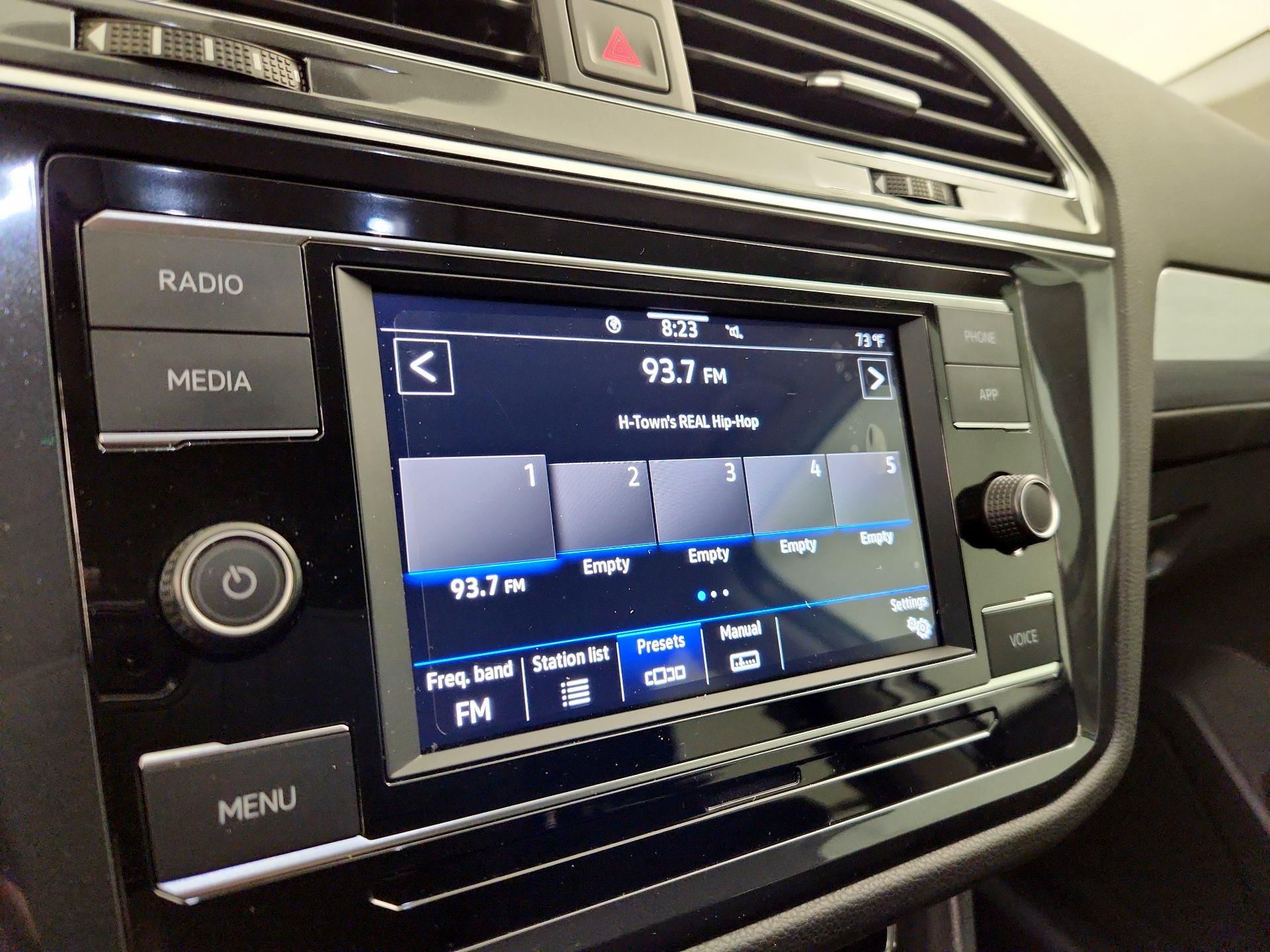 Thumbnail: 2023 Volkswagen Tiguan - 15