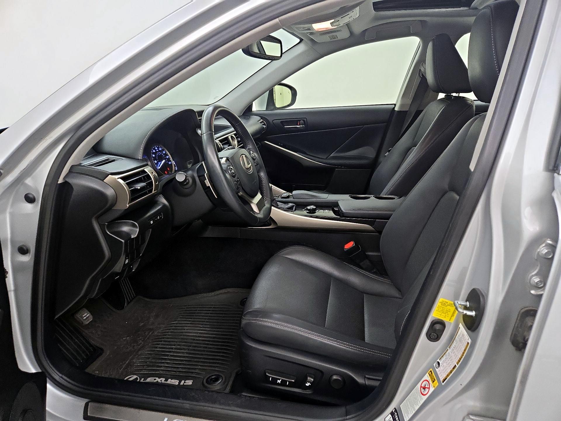 Thumbnail: 2014 Lexus IS - 11