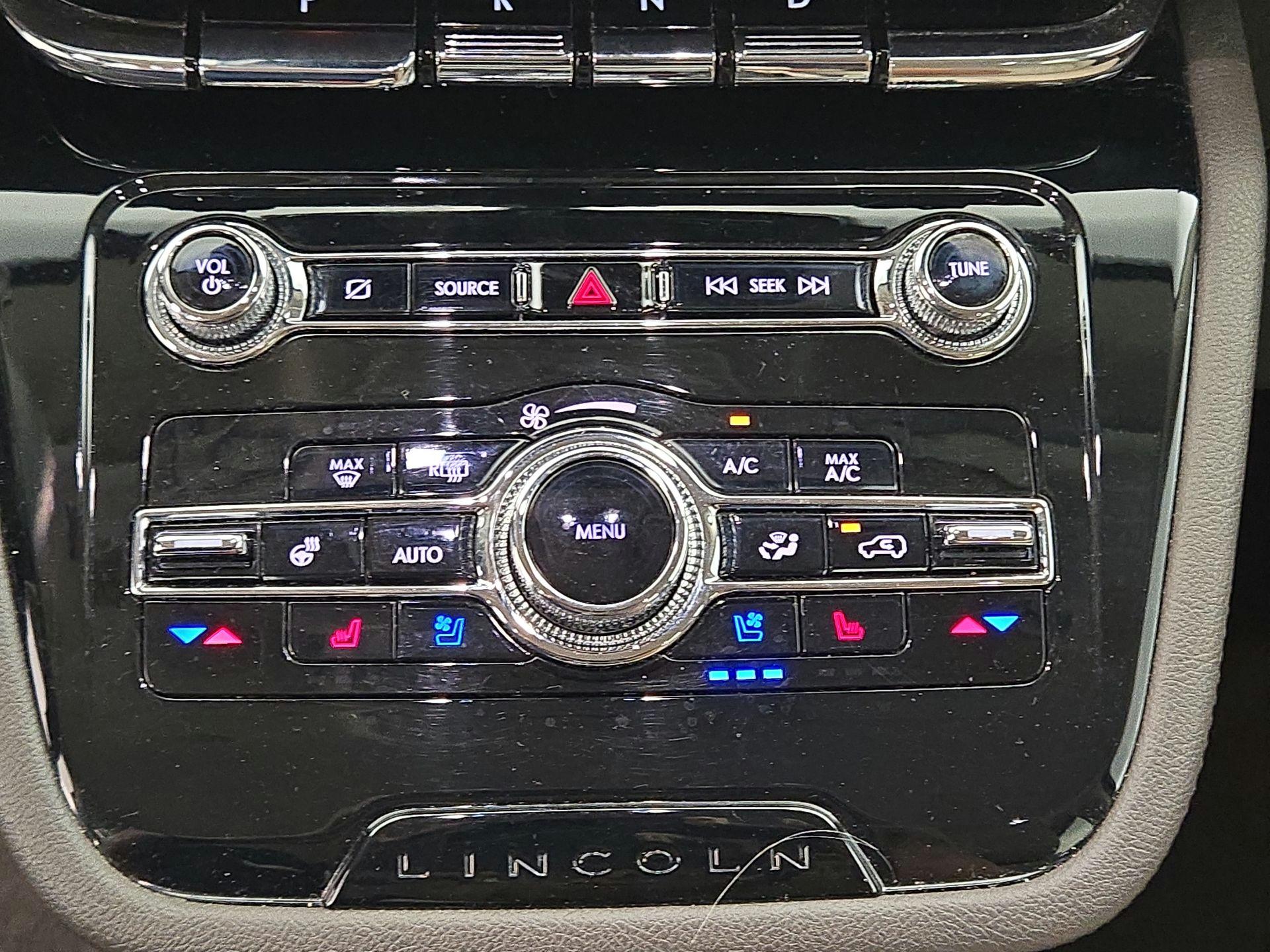 Thumbnail: 2022 Lincoln Corsair - 17