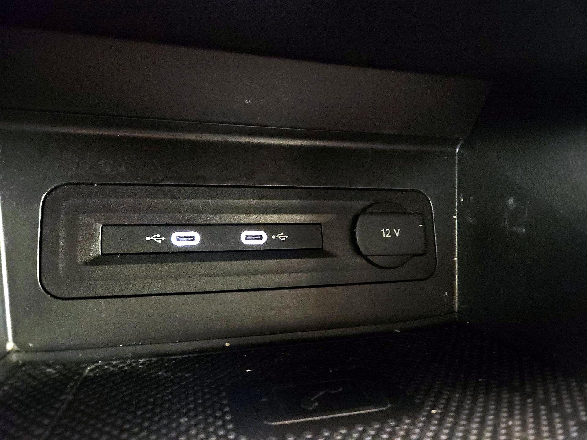 Thumbnail: 2023 Volkswagen Atlas - 18