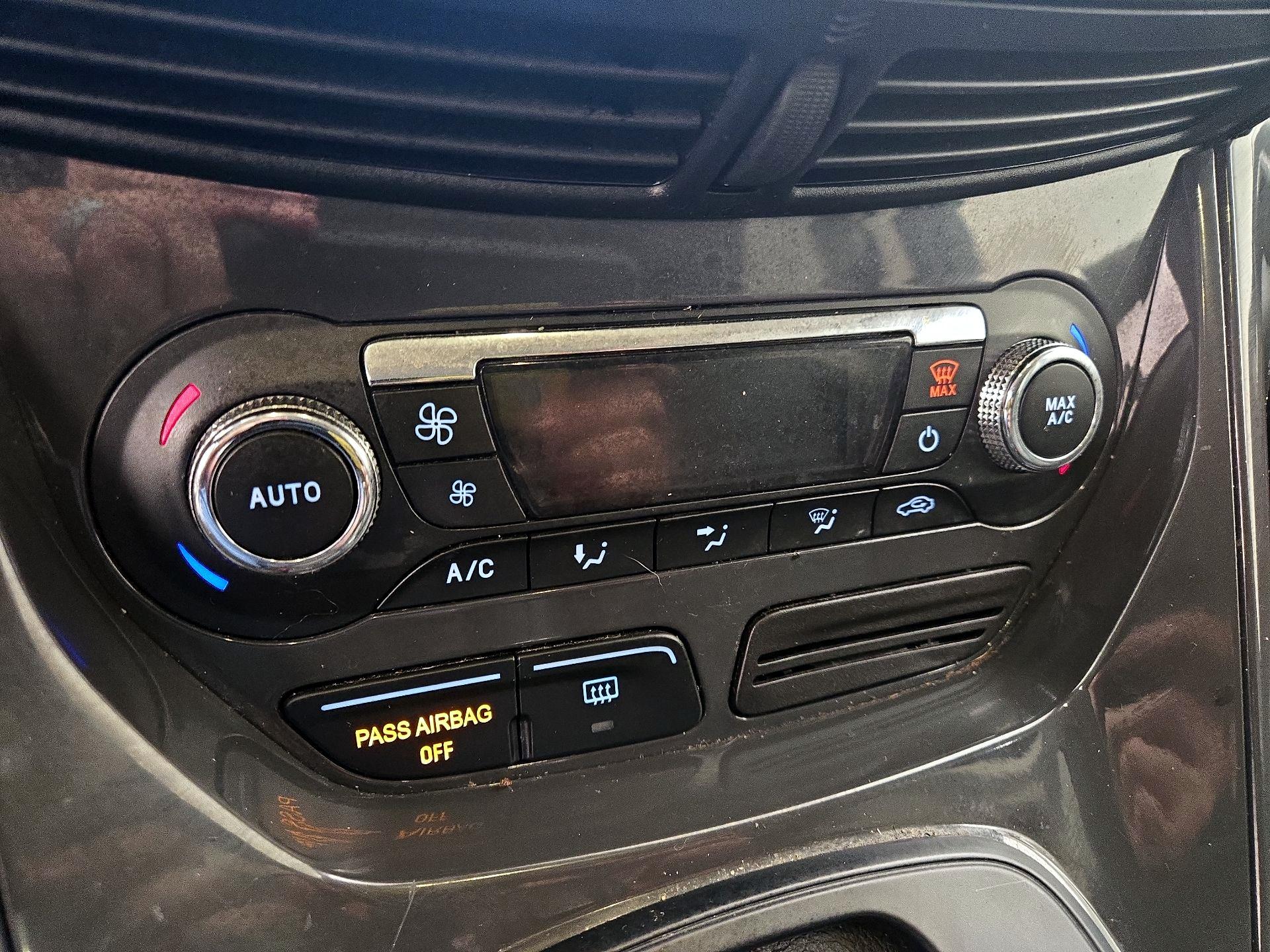 Thumbnail: 2016 Ford Escape - 17