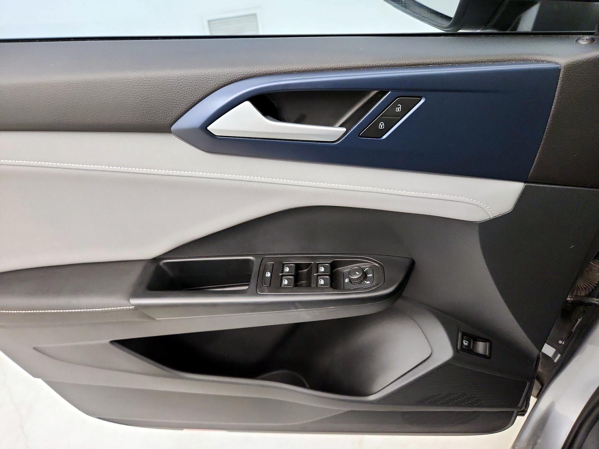 Thumbnail: 2024 Volkswagen Taos - 12