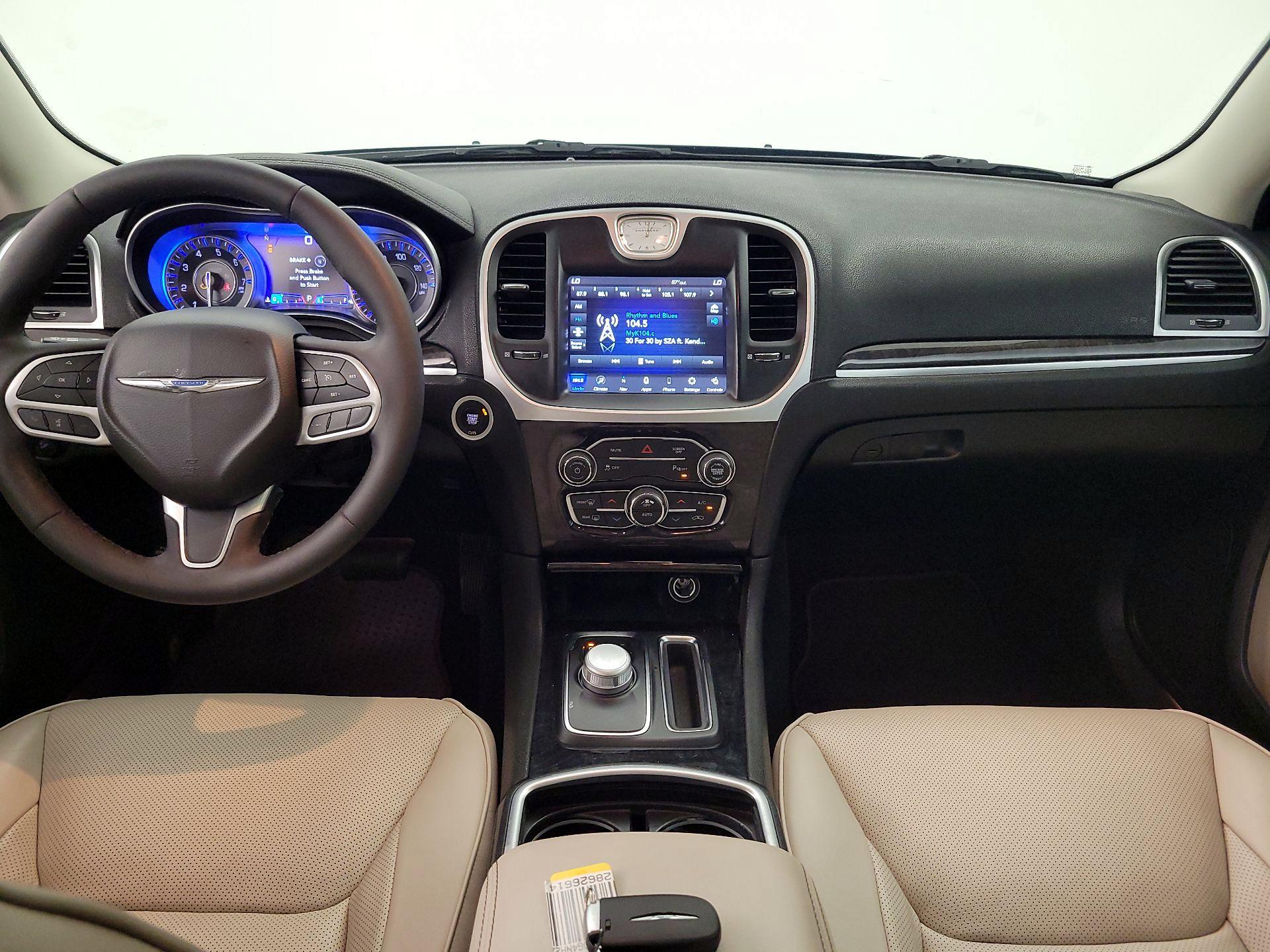 Thumbnail: 2022 Chrysler 300 - 9