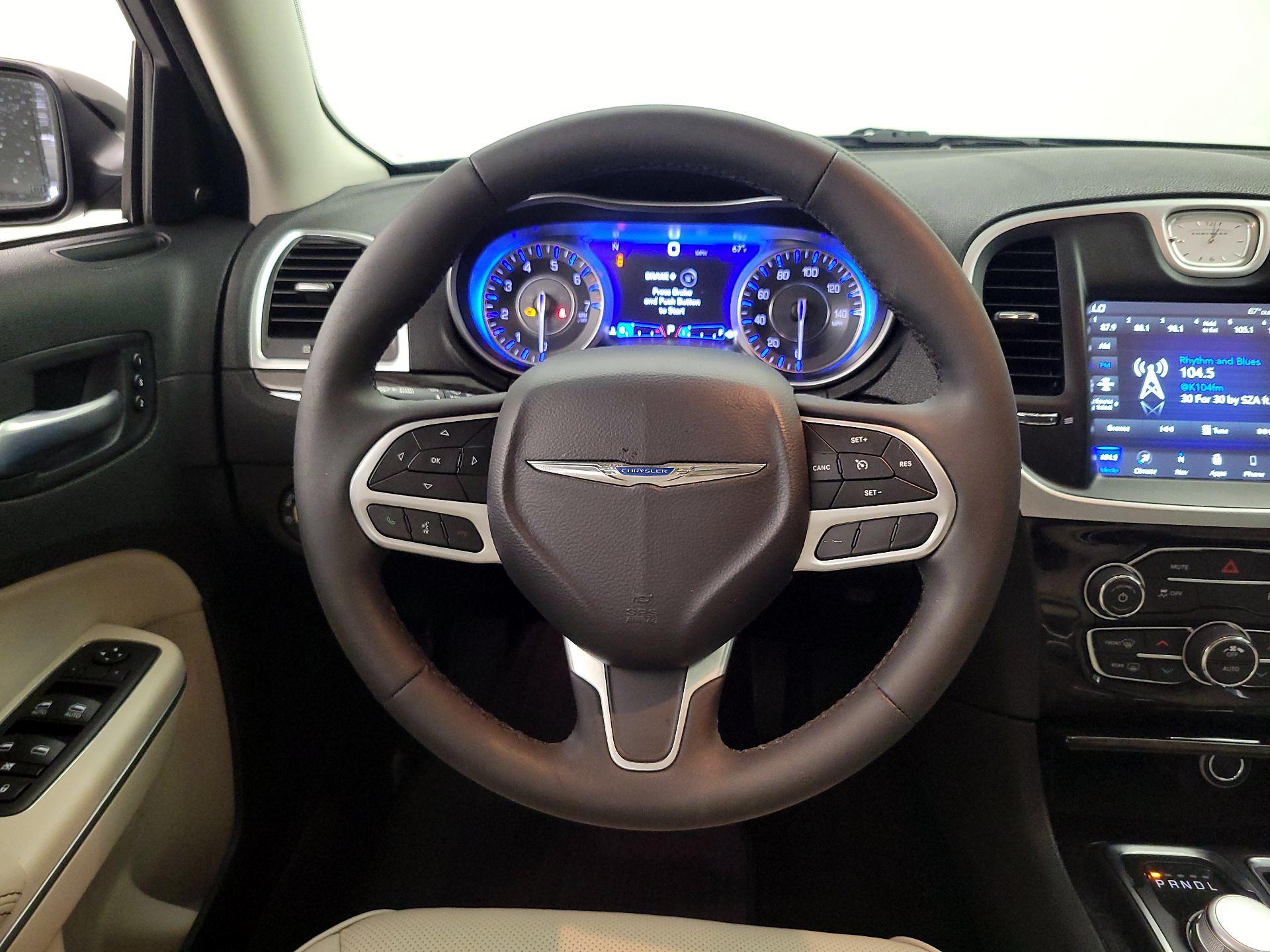 Thumbnail: 2022 Chrysler 300 - 10