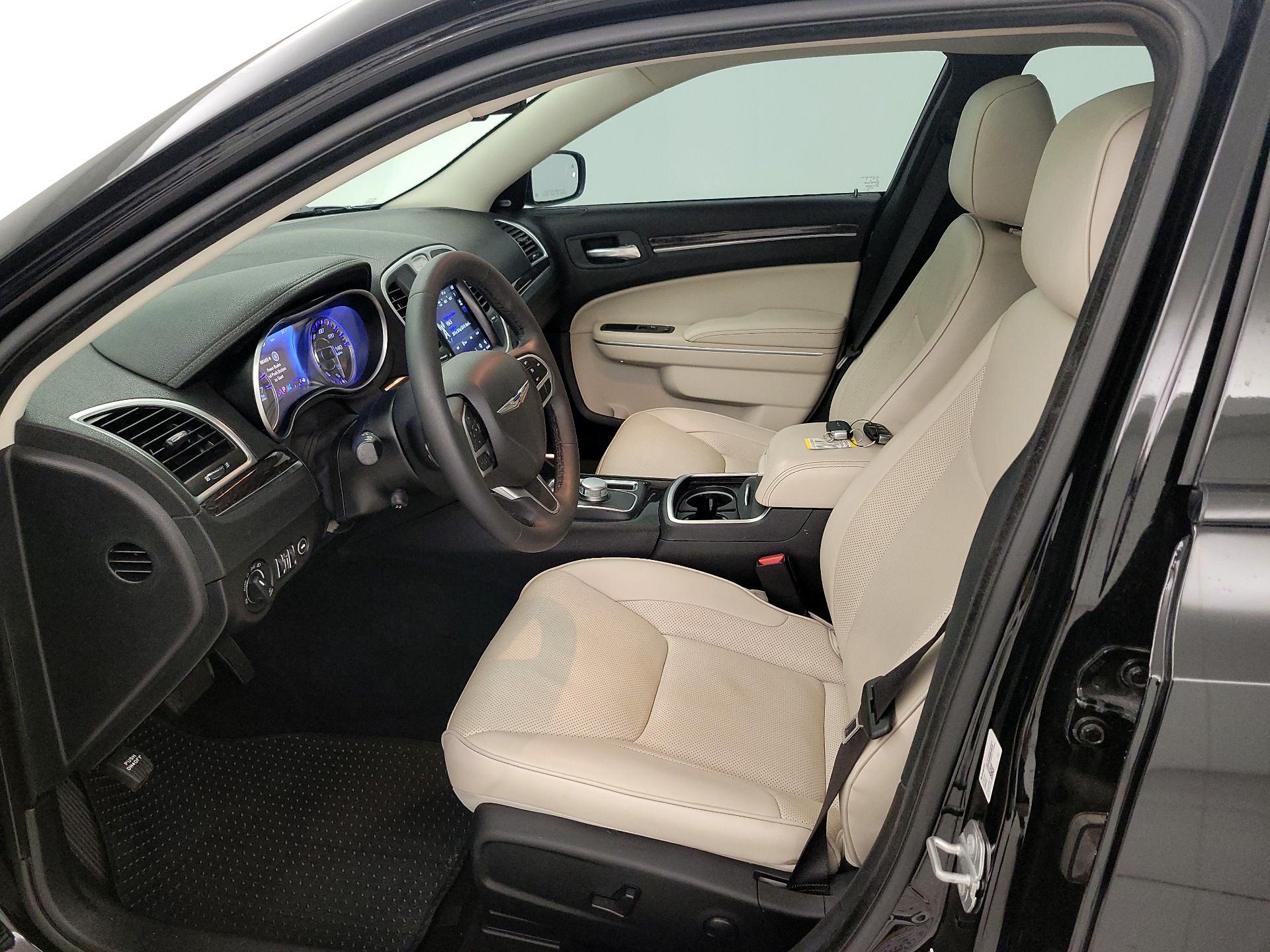 Thumbnail: 2022 Chrysler 300 - 11