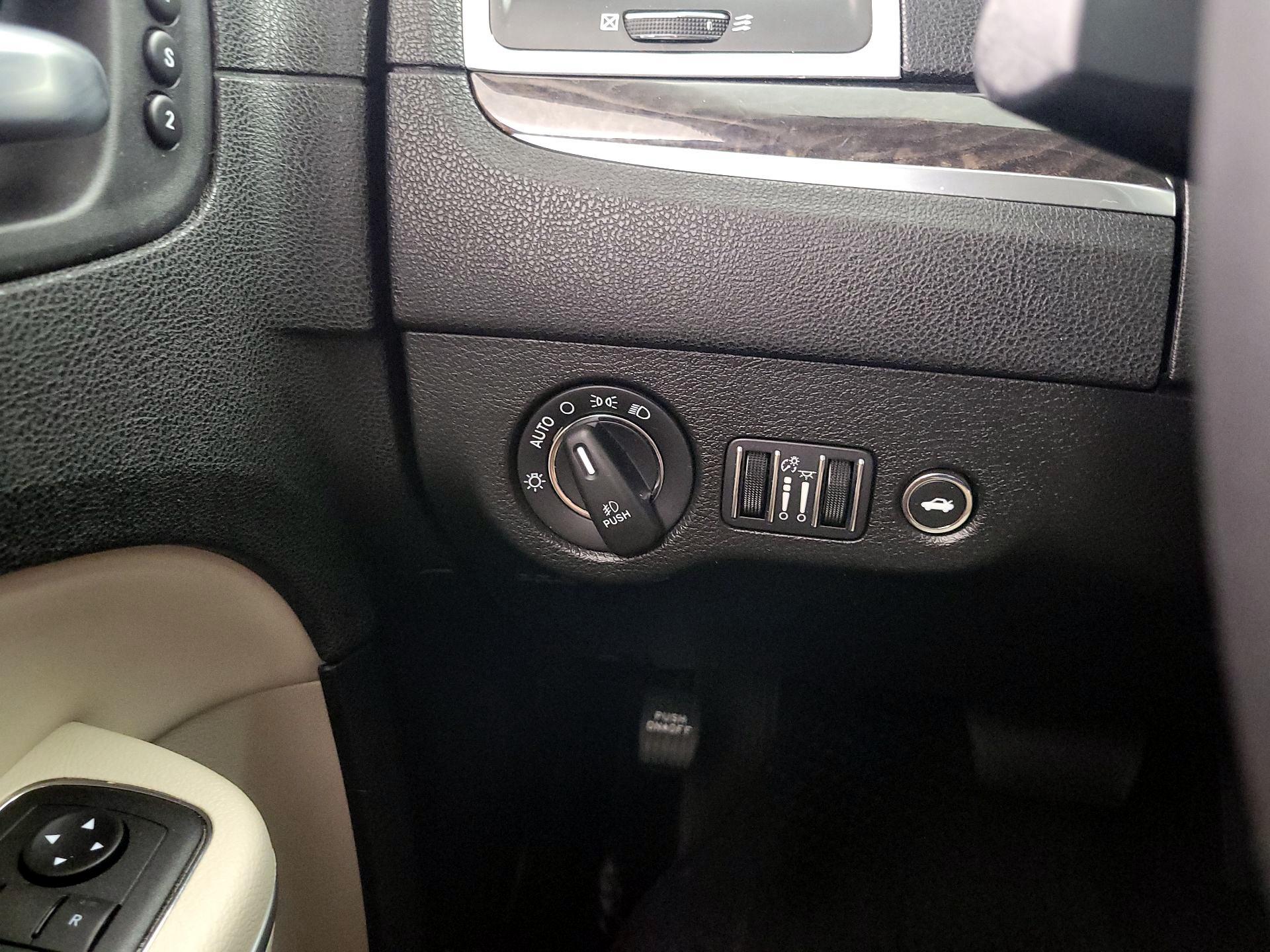 Thumbnail: 2022 Chrysler 300 - 13