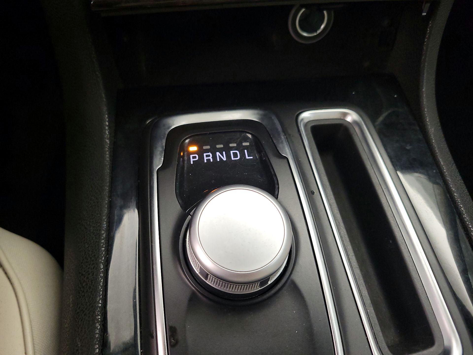 Thumbnail: 2022 Chrysler 300 - 18