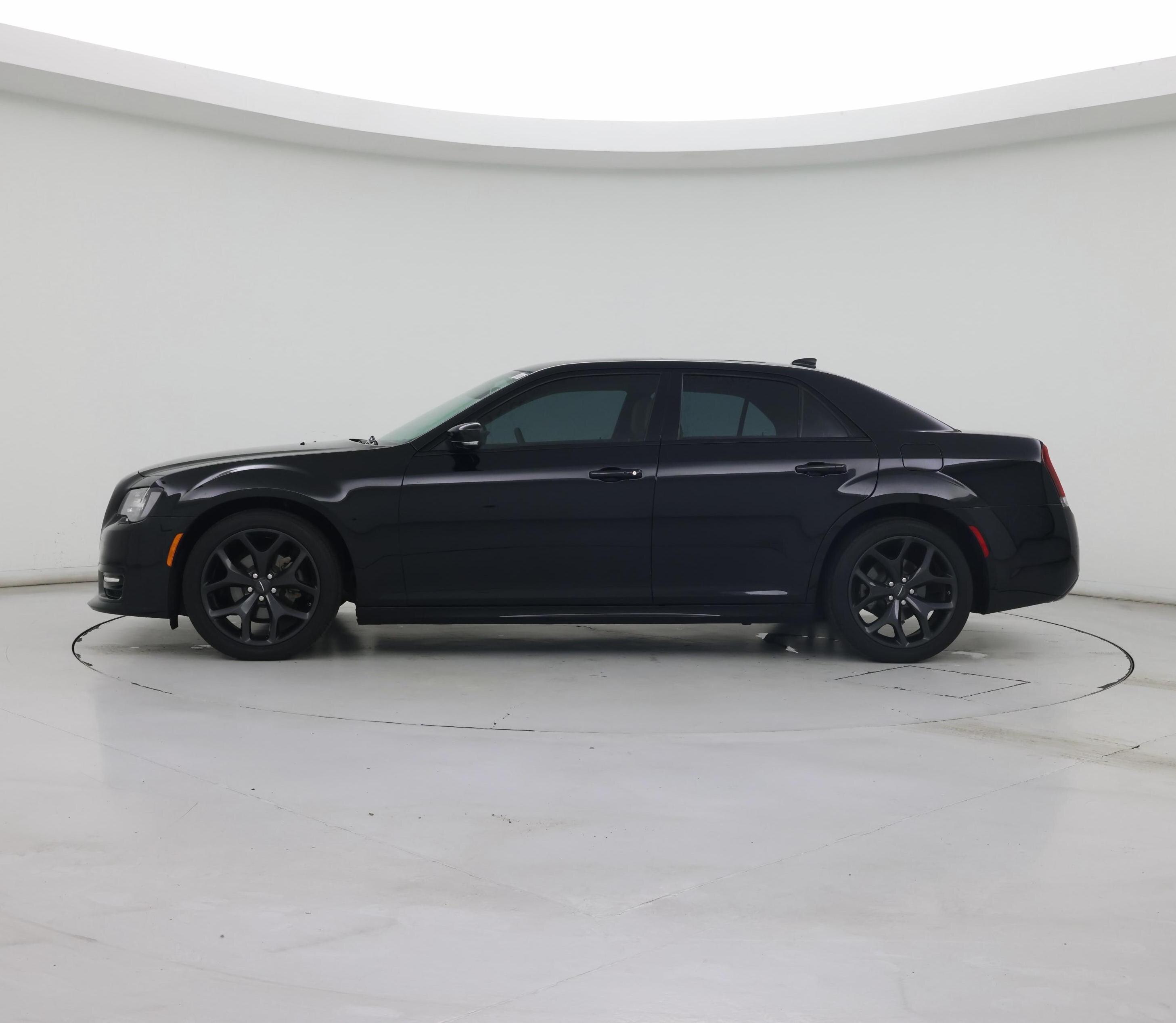 Thumbnail: 2022 Chrysler 300 - 3