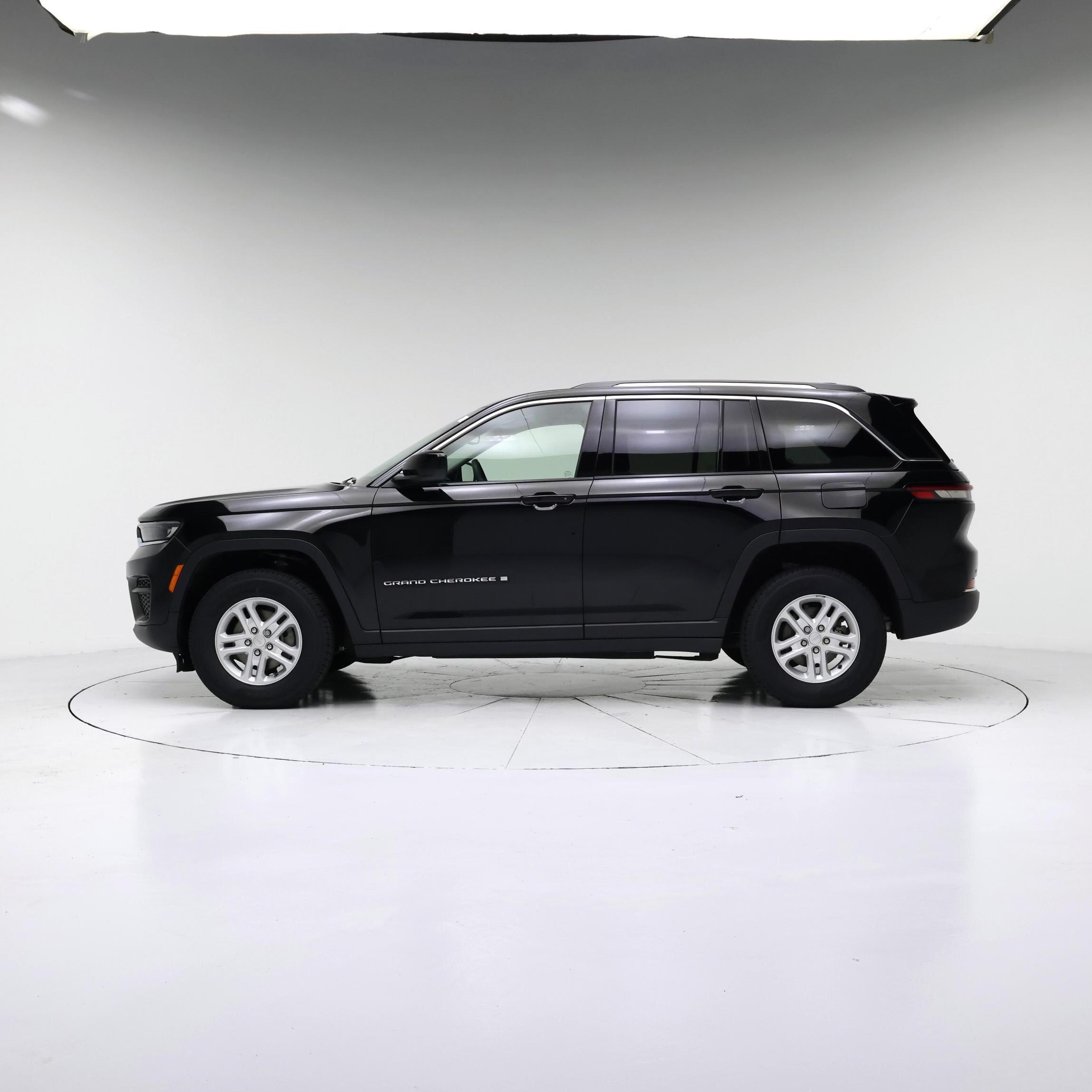 Thumbnail: 2023 Jeep Grand Cherokee - 3