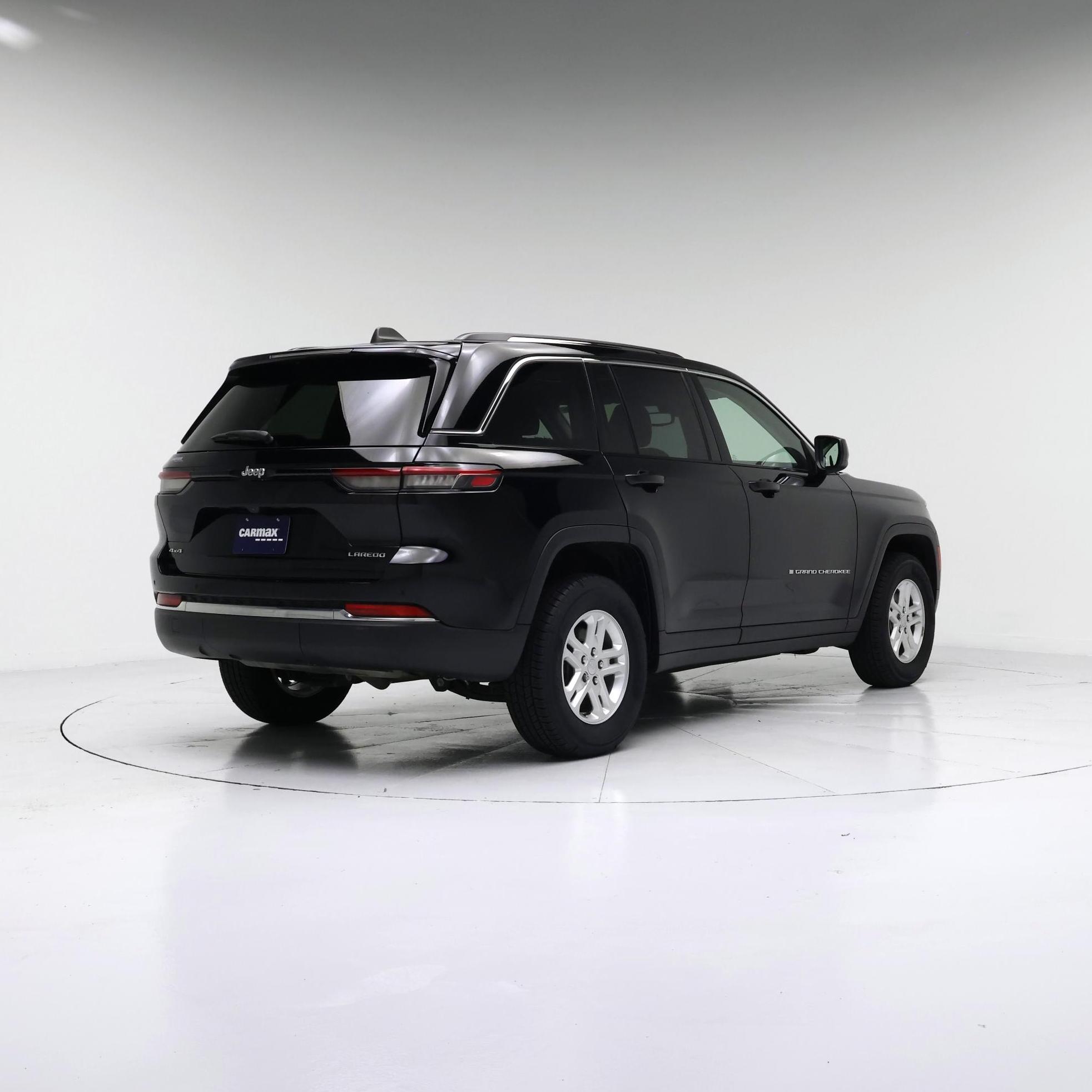 Thumbnail: 2023 Jeep Grand Cherokee - 8
