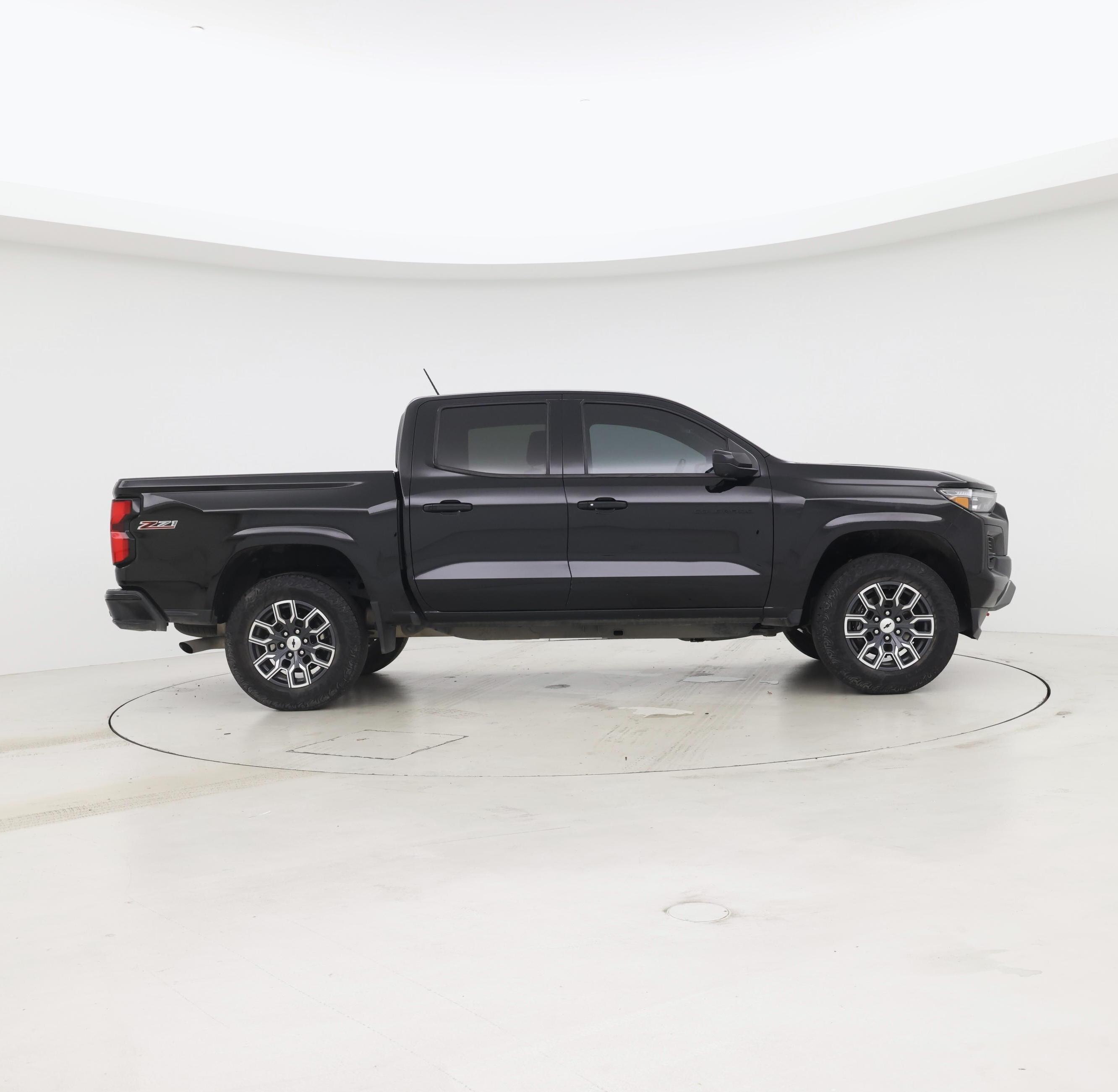 Thumbnail: 2023 Chevrolet Colorado - 7