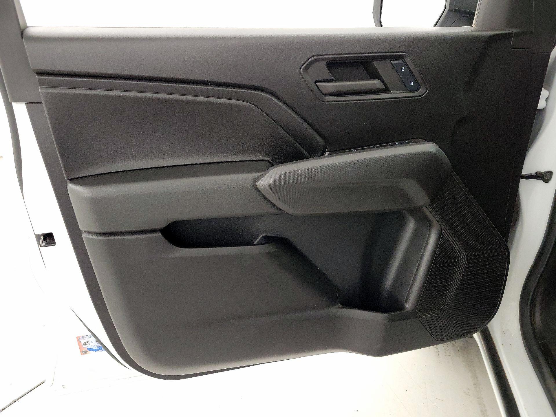 Thumbnail: 2024 Chevrolet Colorado - 12